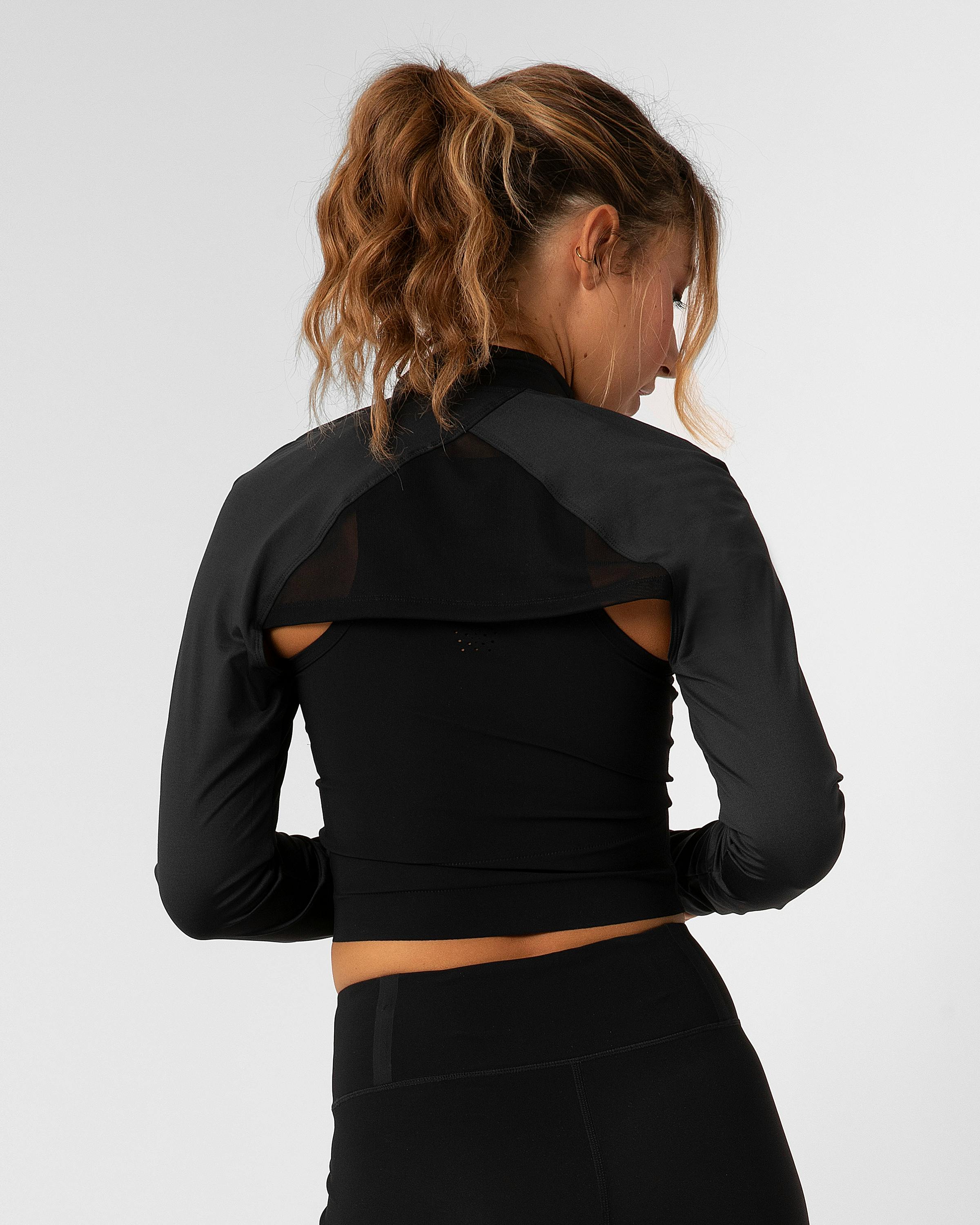 Ivana Hug Sleeve   tech_detail image