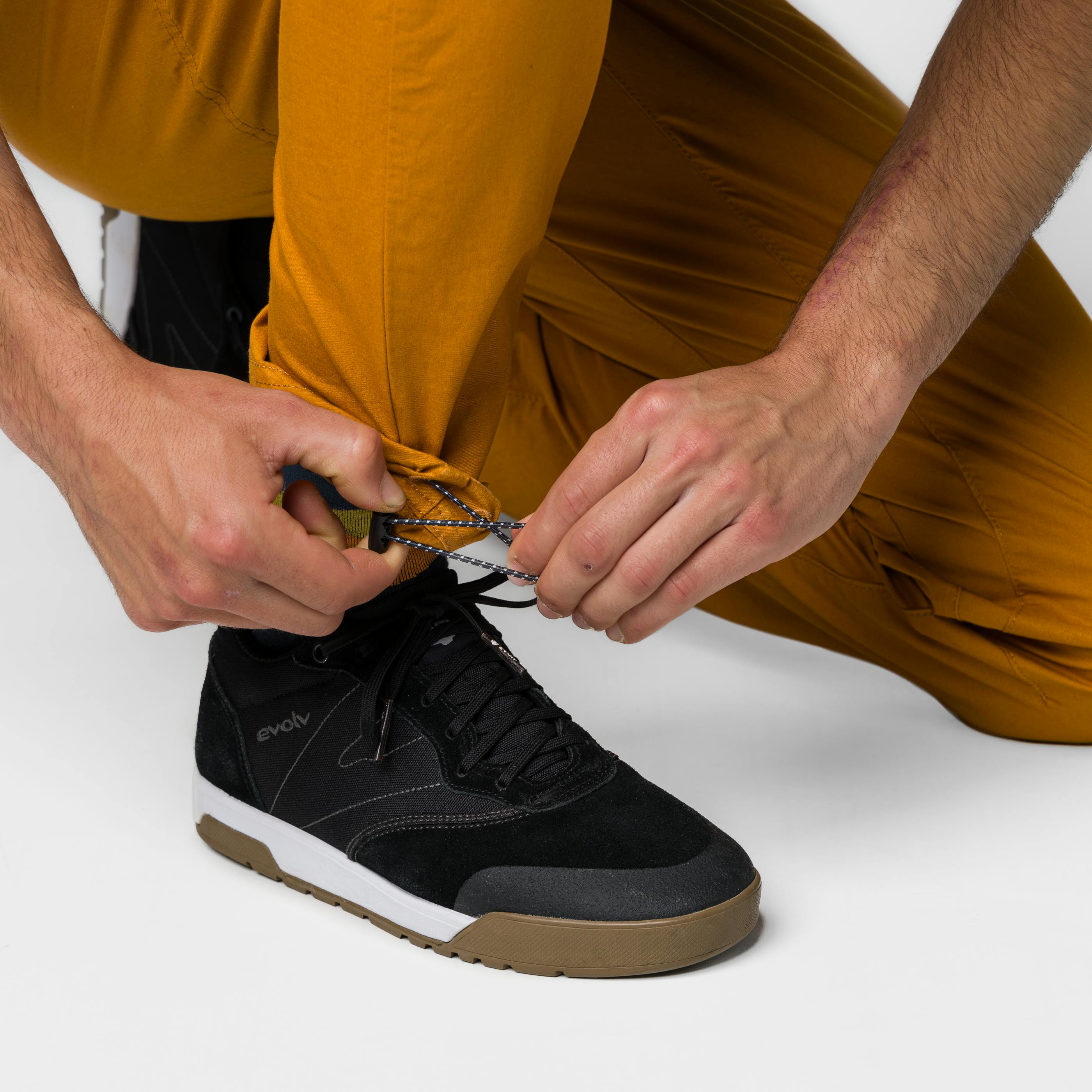 Session 2 Herren Hose  on_body image