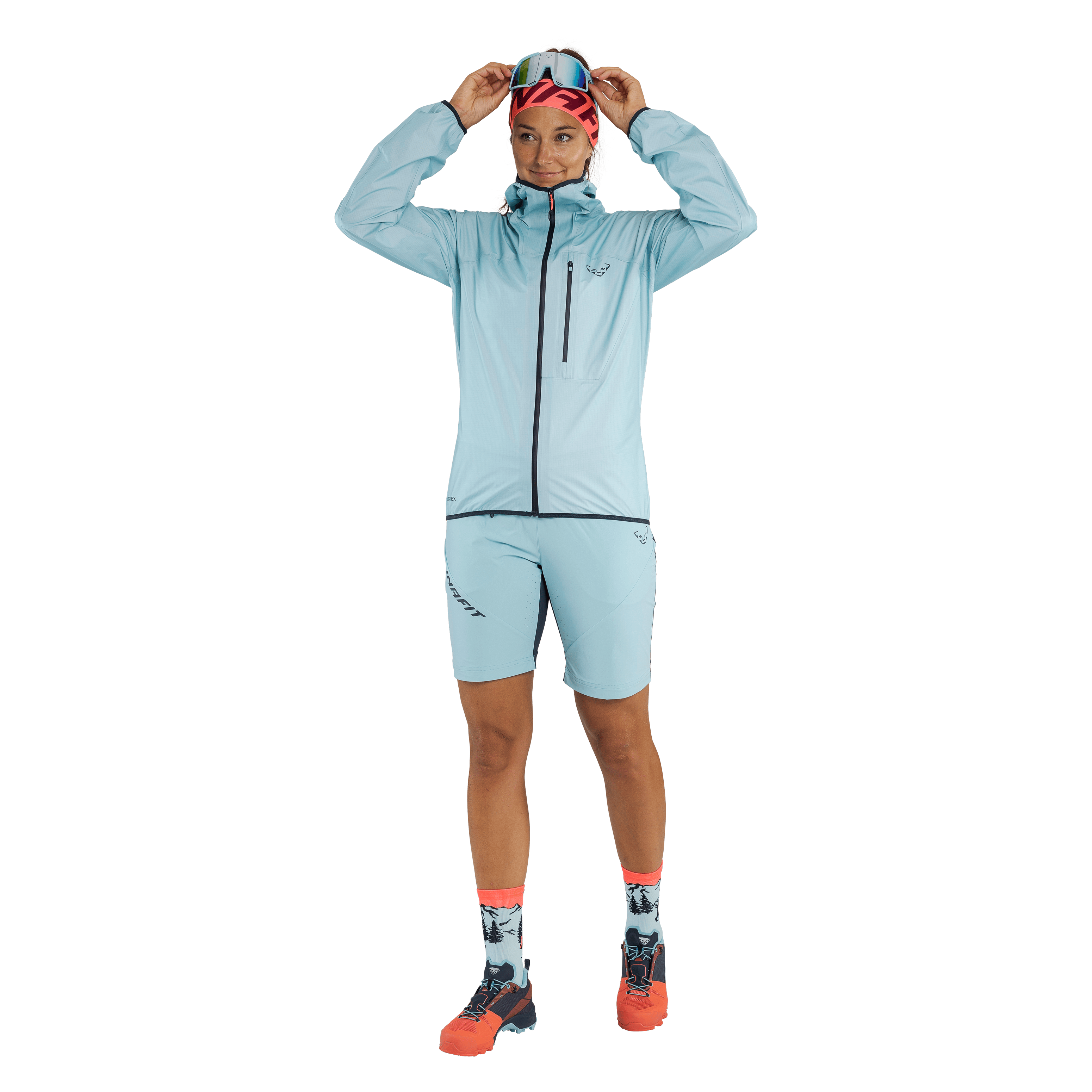 Traverse GORE-TEX® Jacket Women on_body image