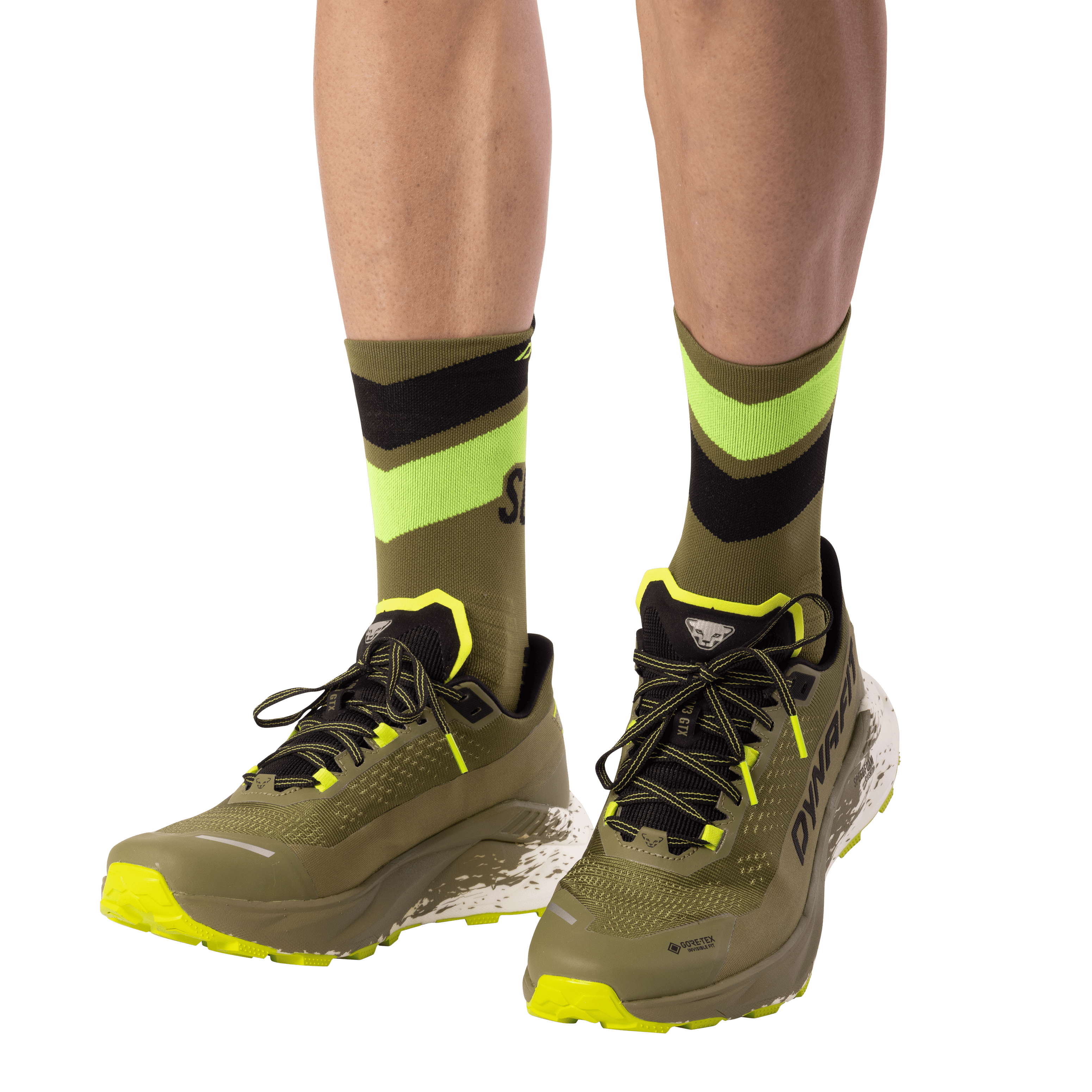 Ultra 100 V3 GTX Running Shoes Men on_body image