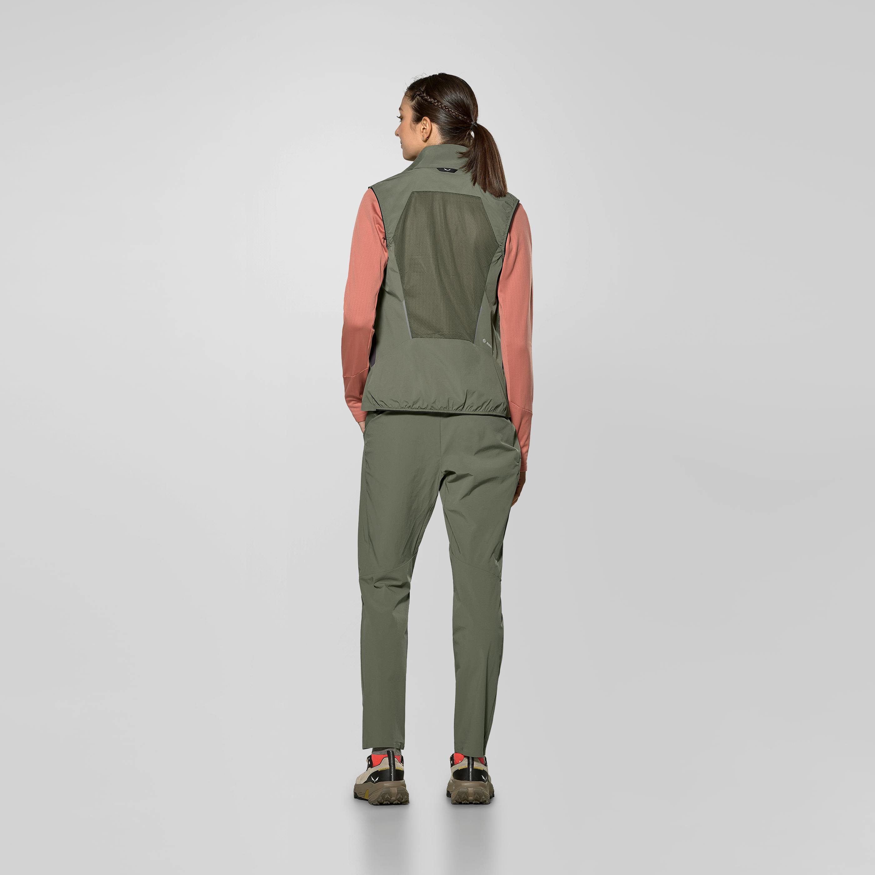 Pedroc Durastretch Light Weste Damen on_body image