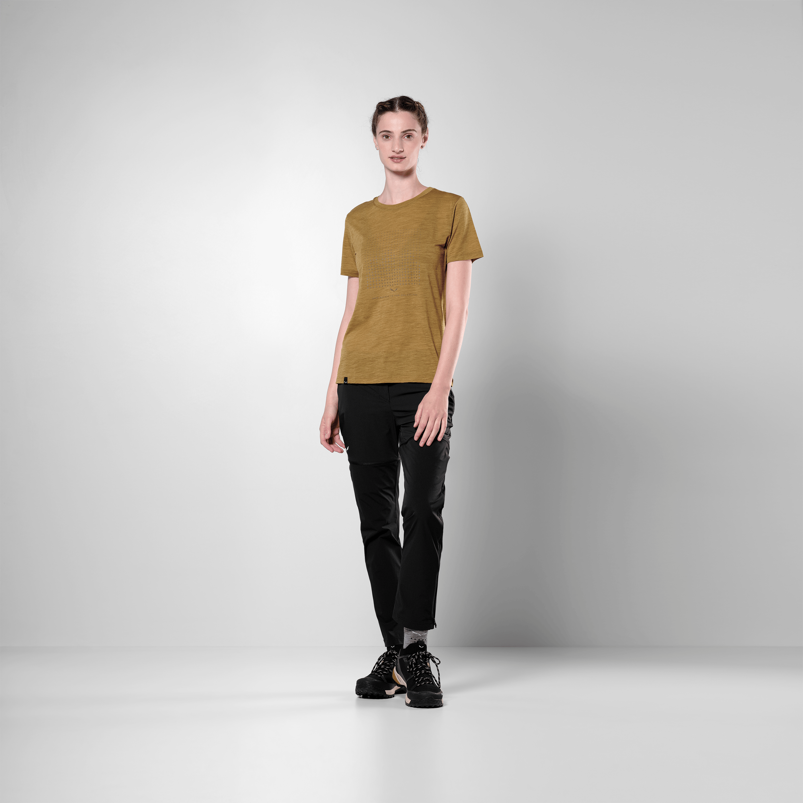 Eagle Dotted Mountain Trainer Merino T-Shirt Women on_body image