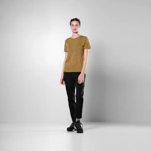 Eagle Dotted Mountain Trainer Merino T-Shirt Women on_body image