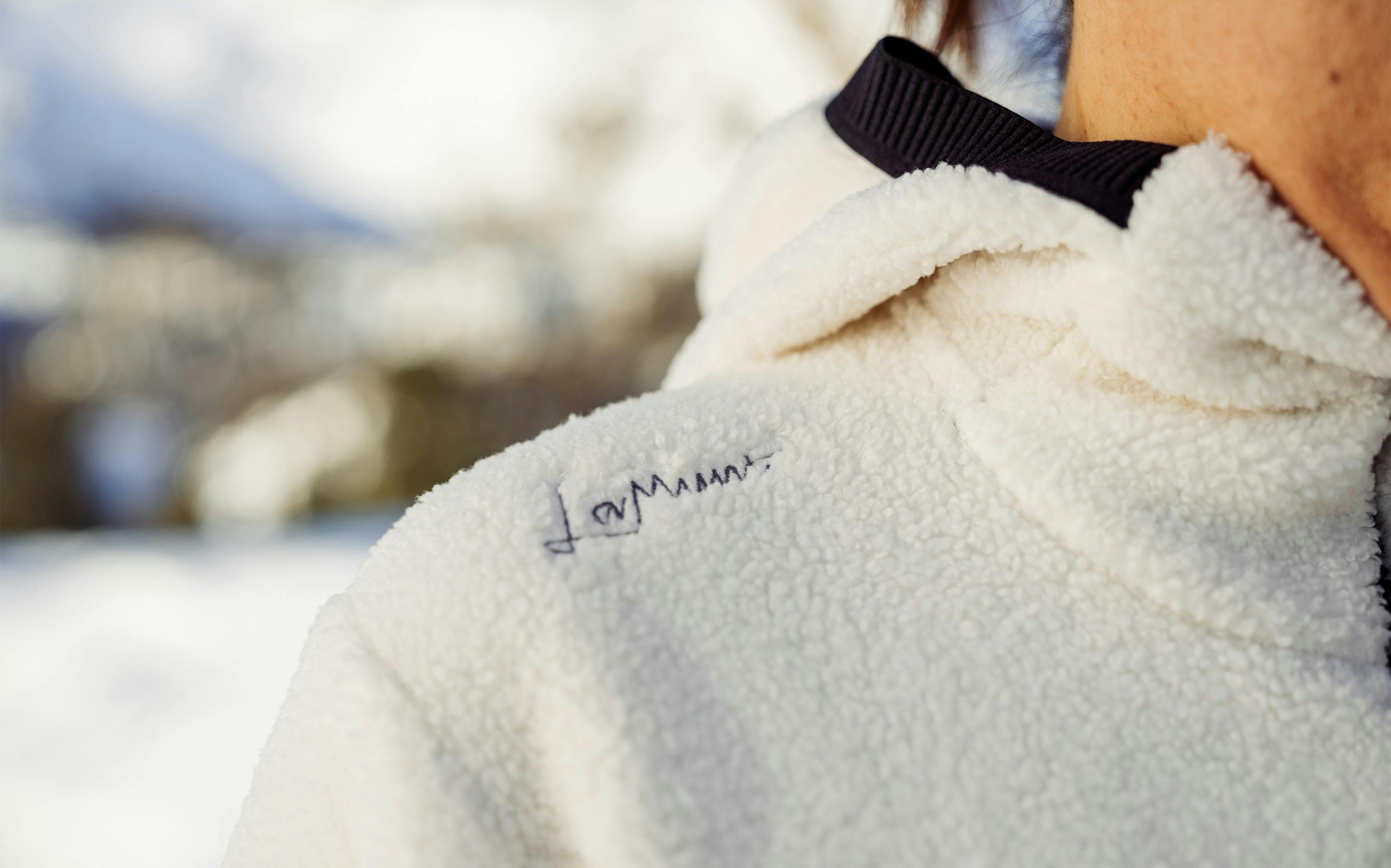 SOPHIA COZY THERMAL HOODIE horizontal image