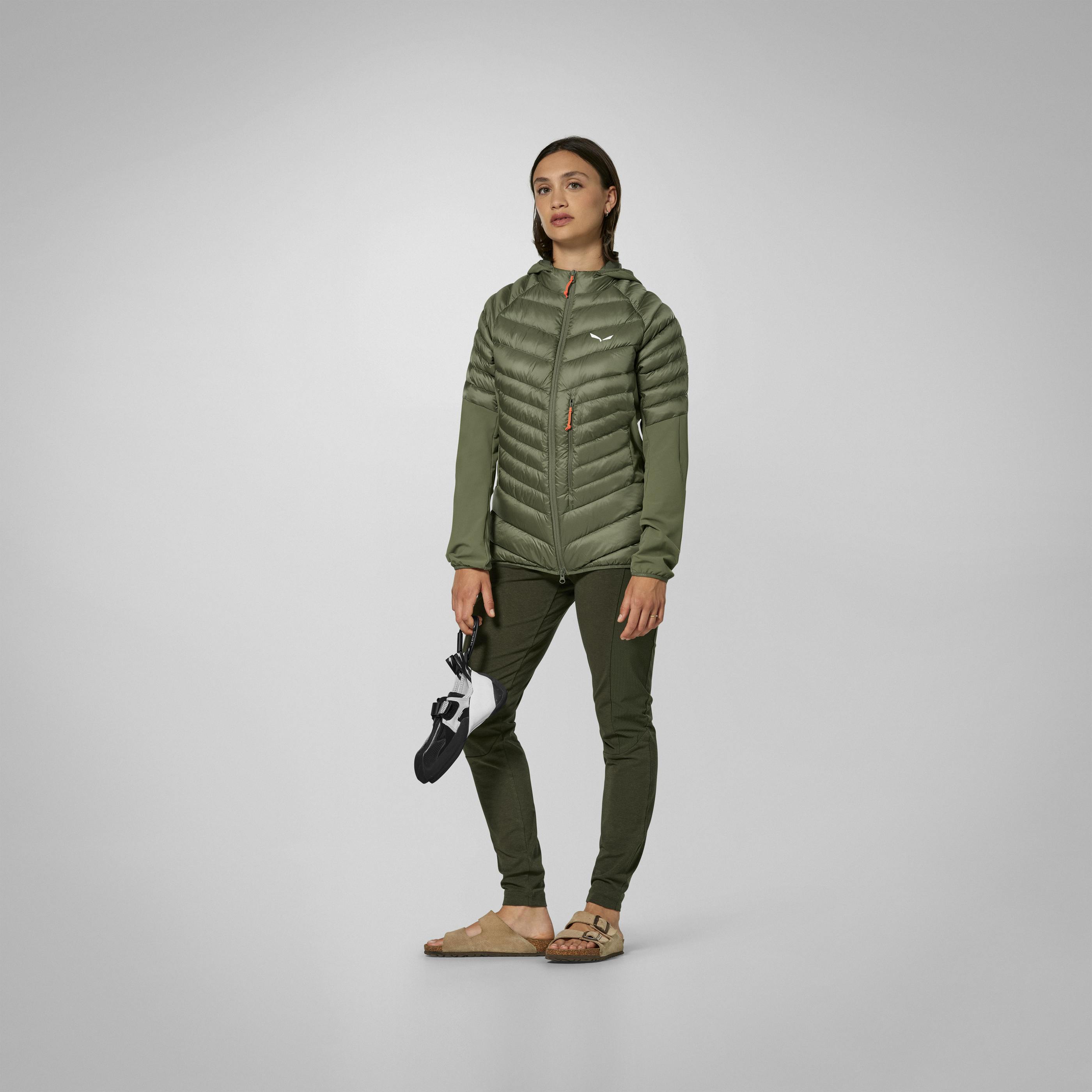 Agner Light RDS Down Jacket Women on_body image