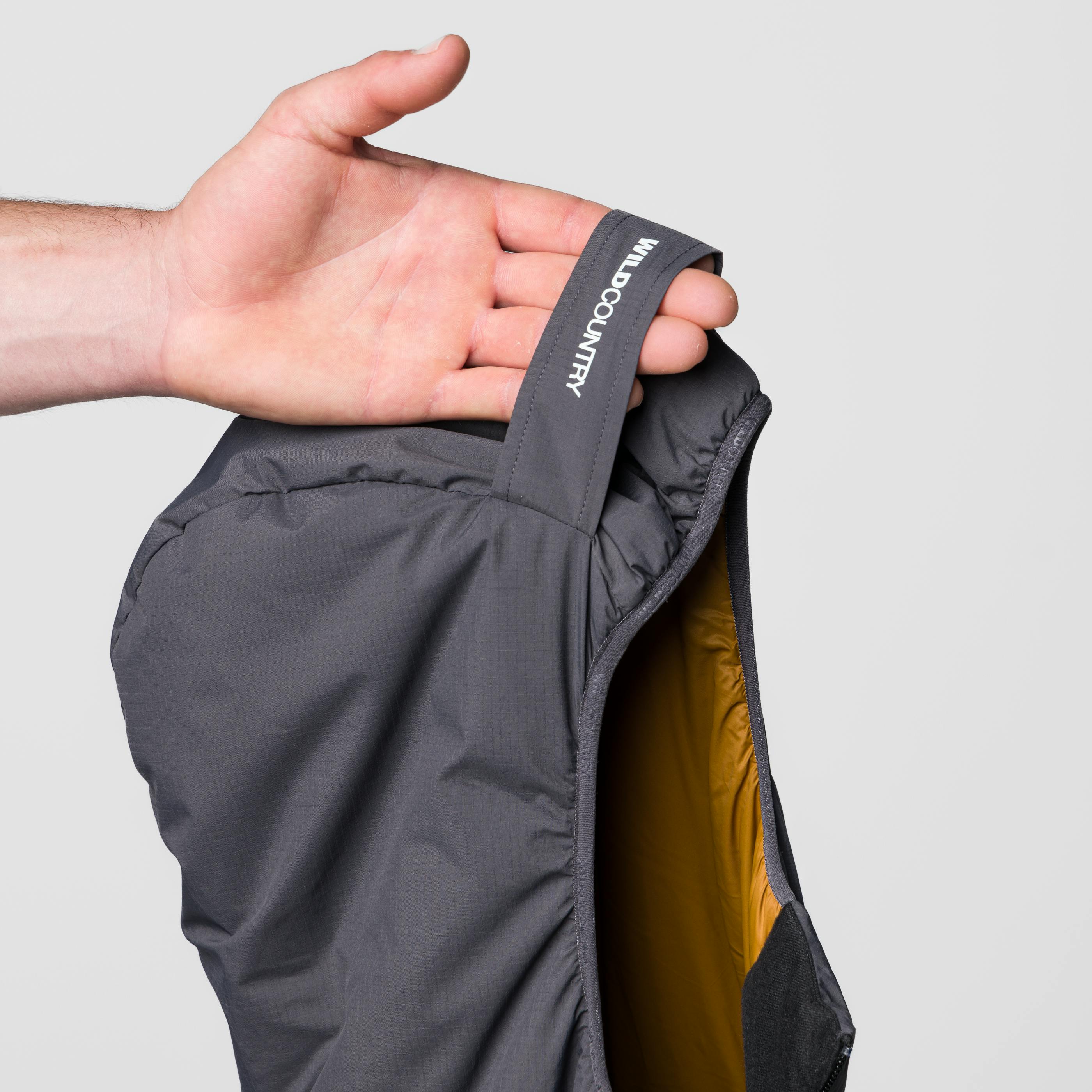 Flow Jacke Unisex on_body image