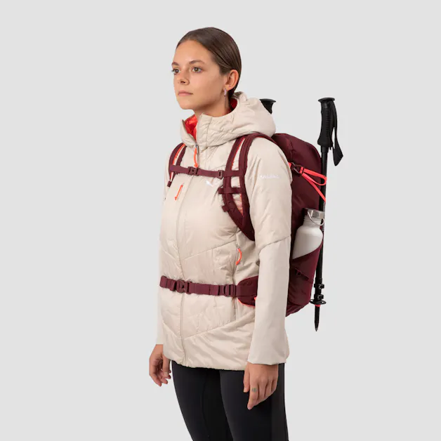 Mountain Trainer 2 22L Backpack Women on_body image