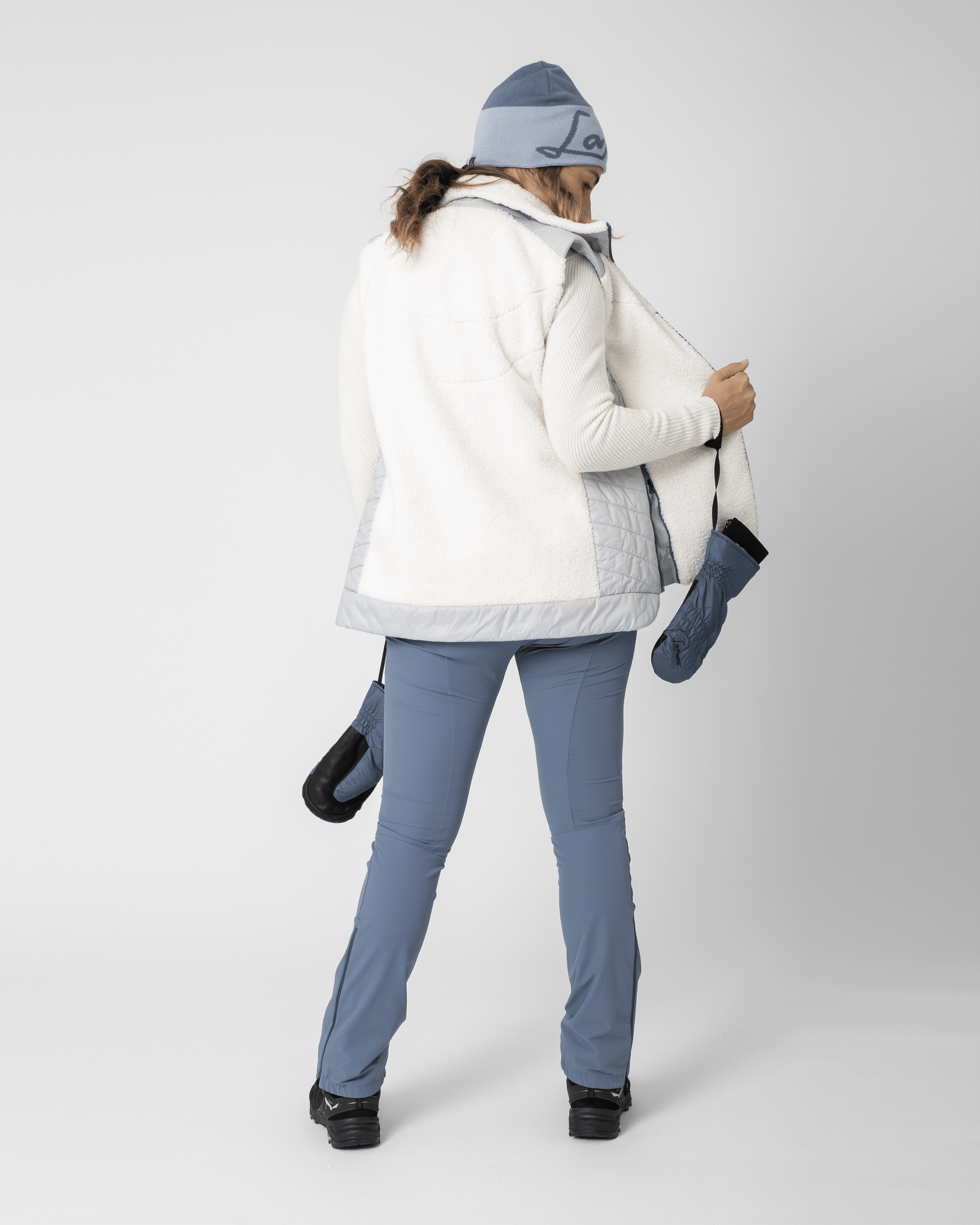 Sophia Weste perspective_view image