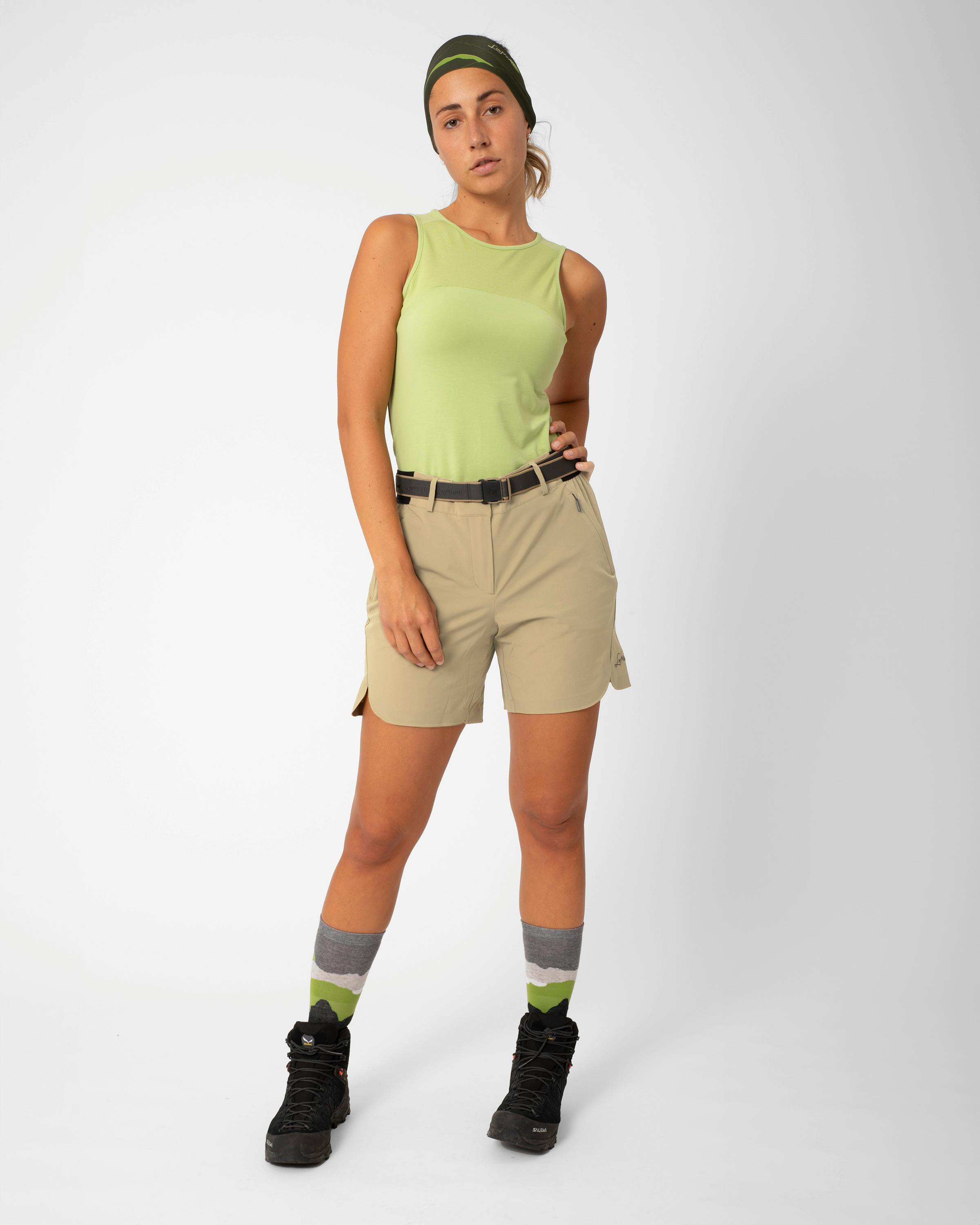 Evi Pantaloncini action_shot image