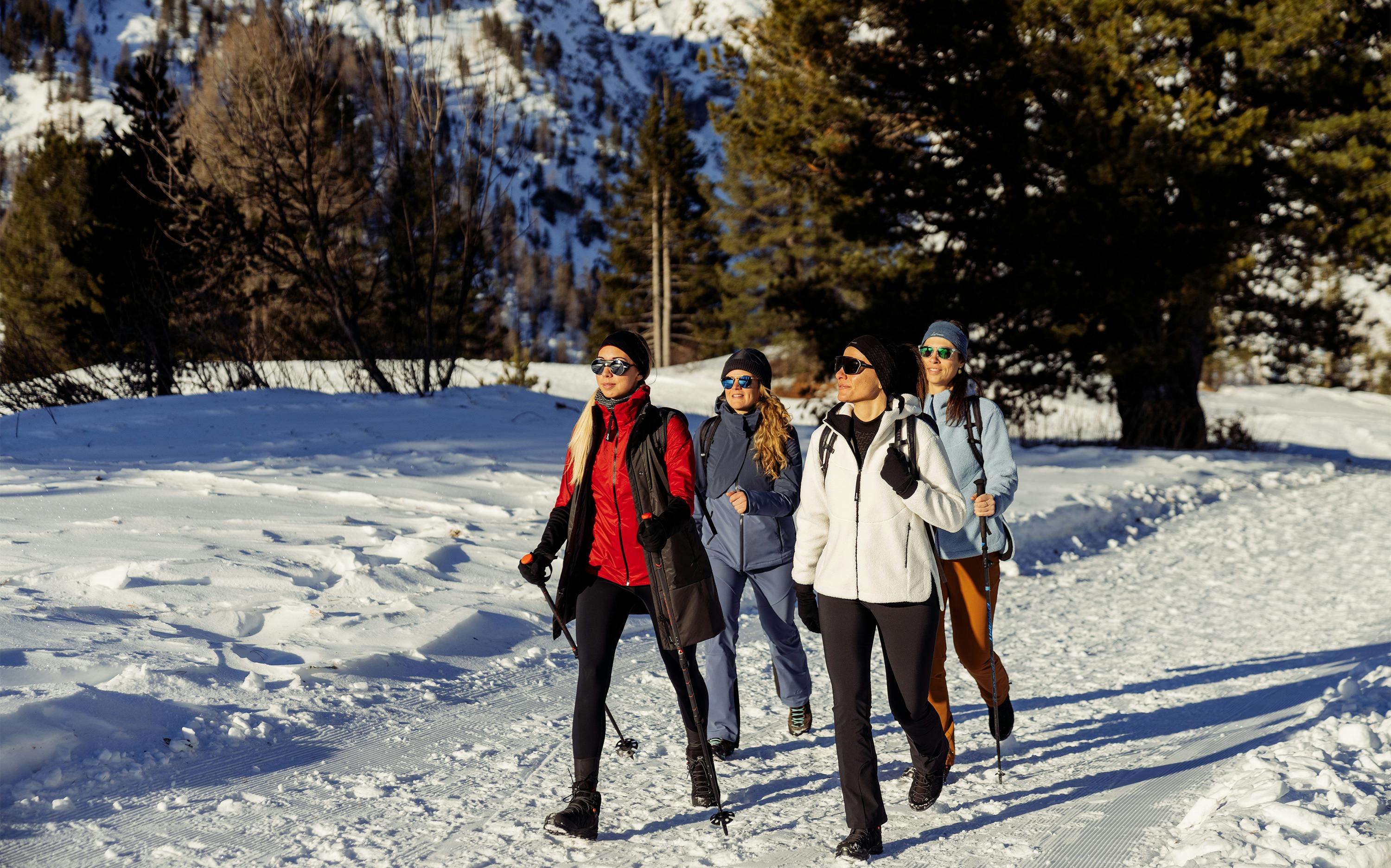 SOPHIA COZY THERMAL HOODIE horizontal image