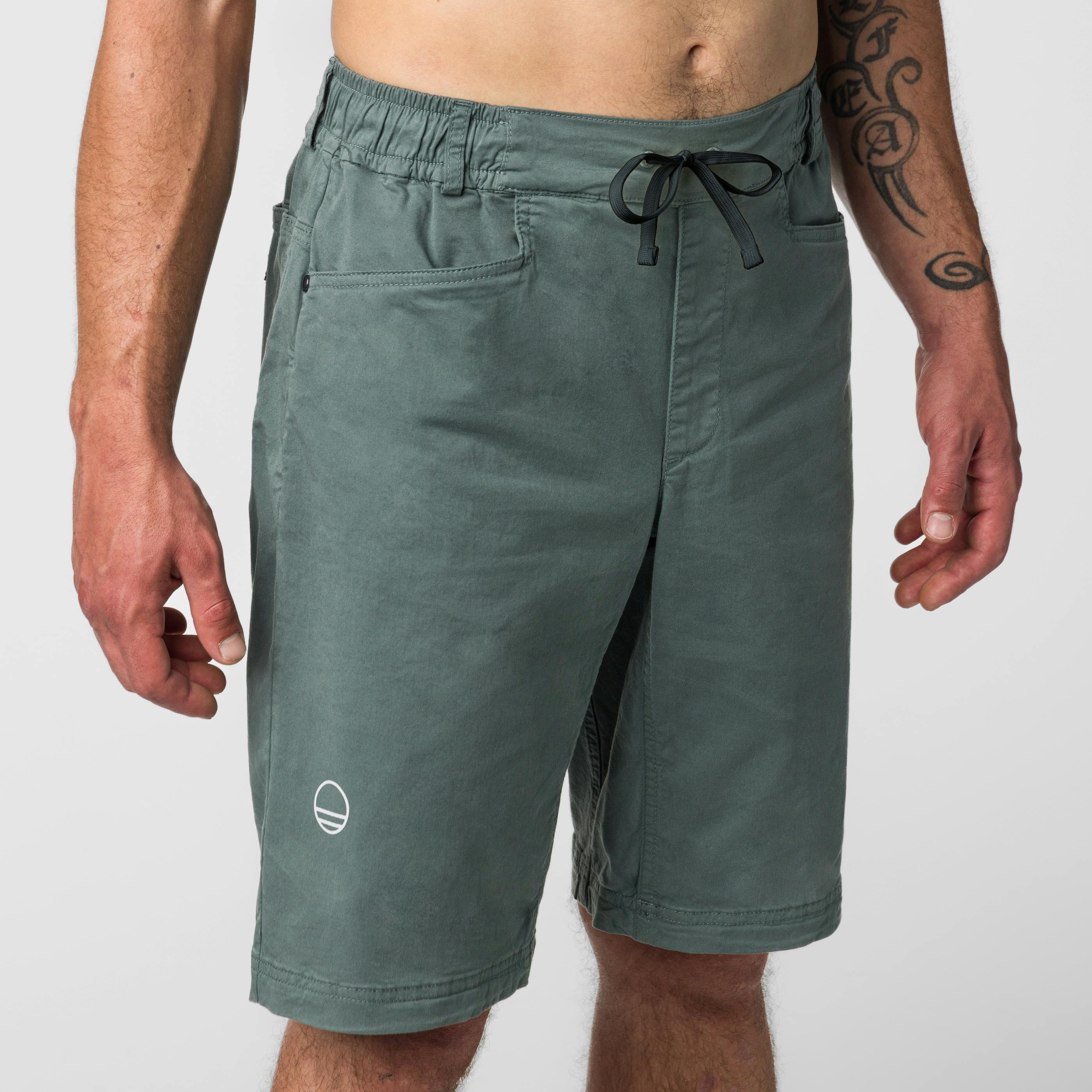 Stamina 2 Shorts Herren on_body image