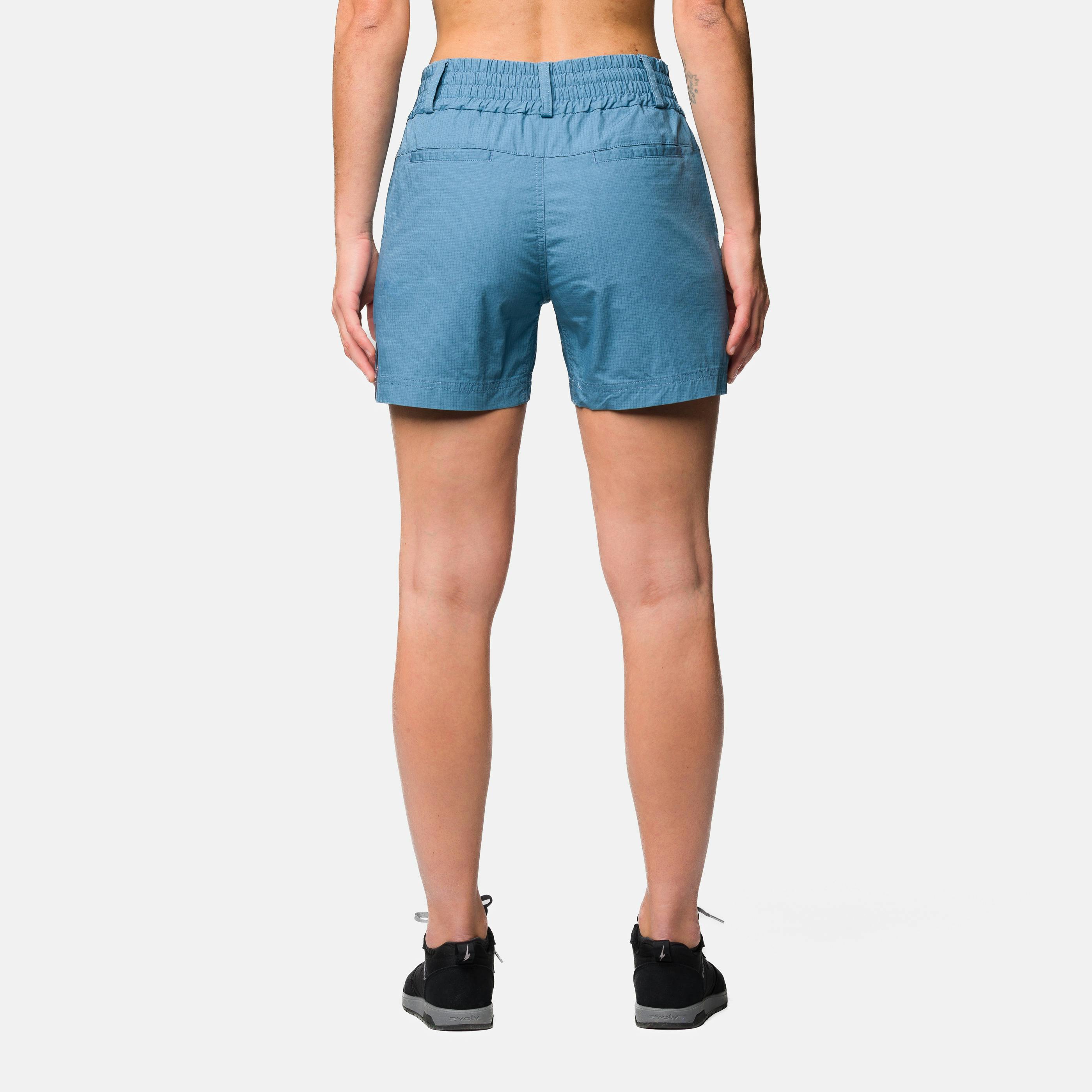 Flow Damen Shorts  on_body image