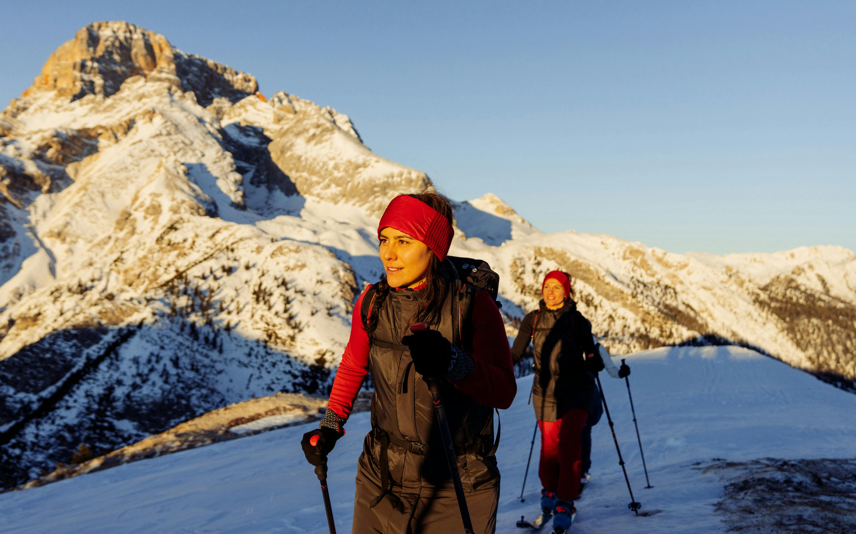 MARTHA COZY STIRNBAND horizontal image