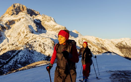 MARTHA COZY STIRNBAND horizontal image