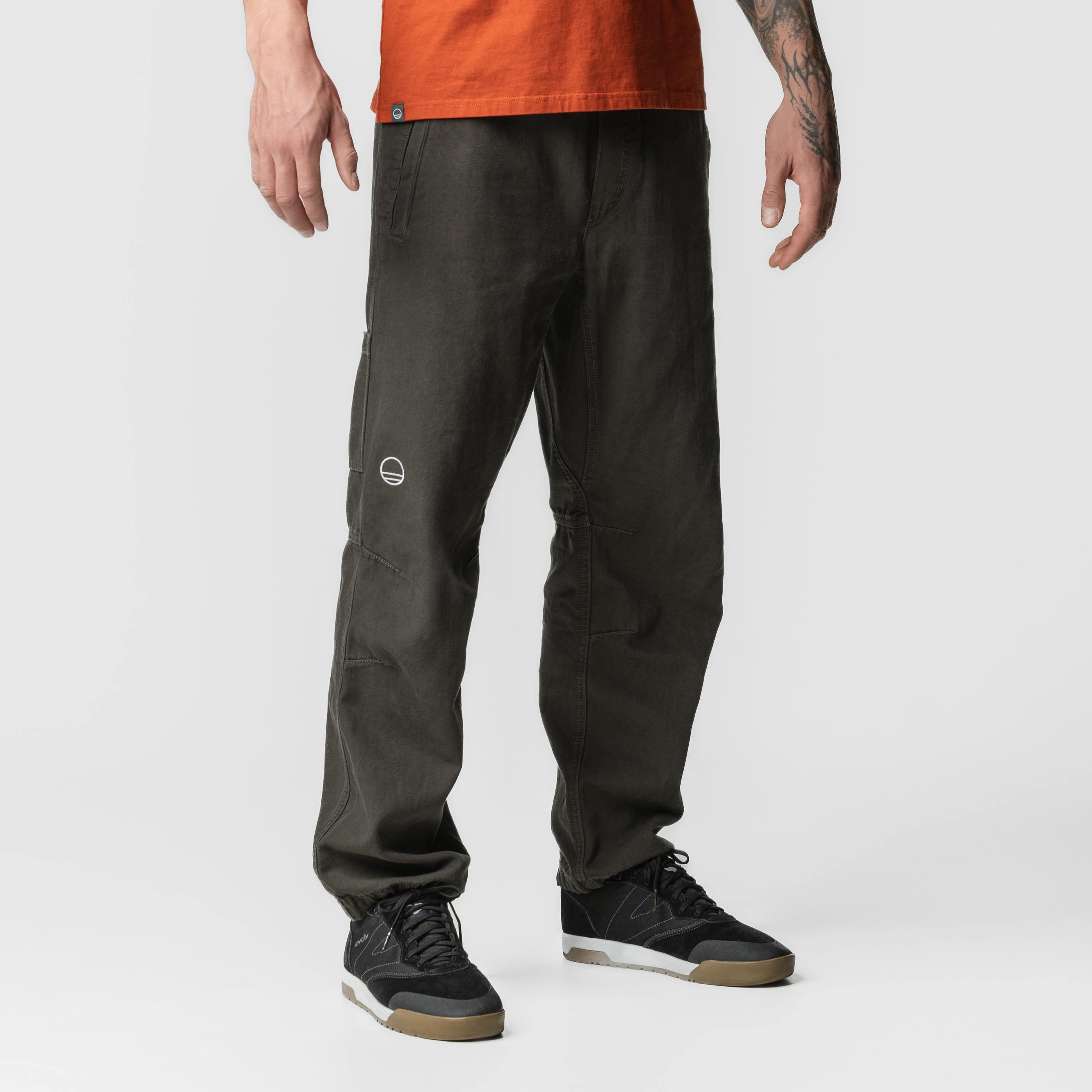 Pantaloni Movement Canvas Uomo on_body image