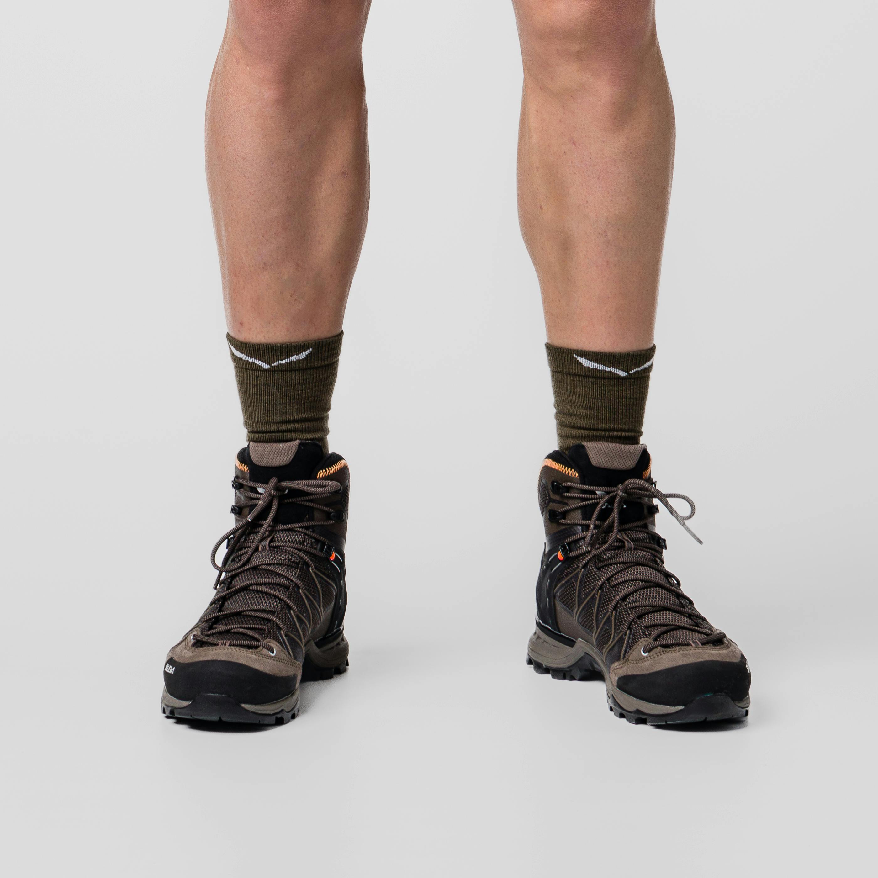 Mountain Trainer Lite Mid GORE-TEX® Men's Shoes on_body image