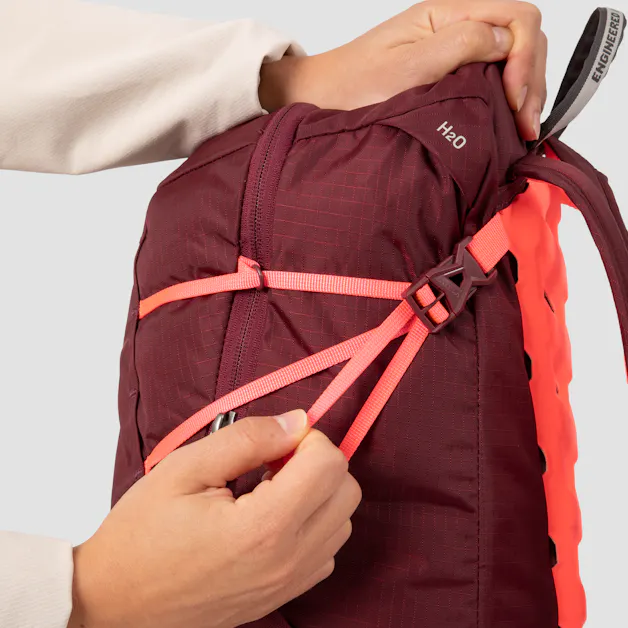 Mountain Trainer 2 22L Backpack Women tech_detail image