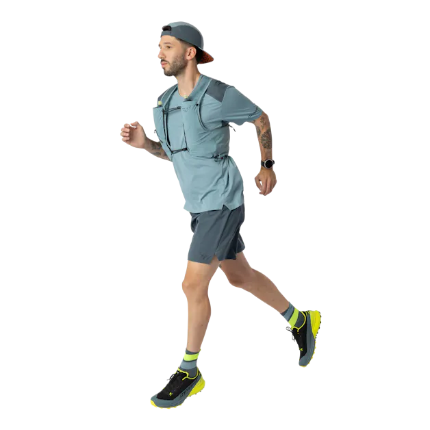 Gilet da running Sky 4 on_body image