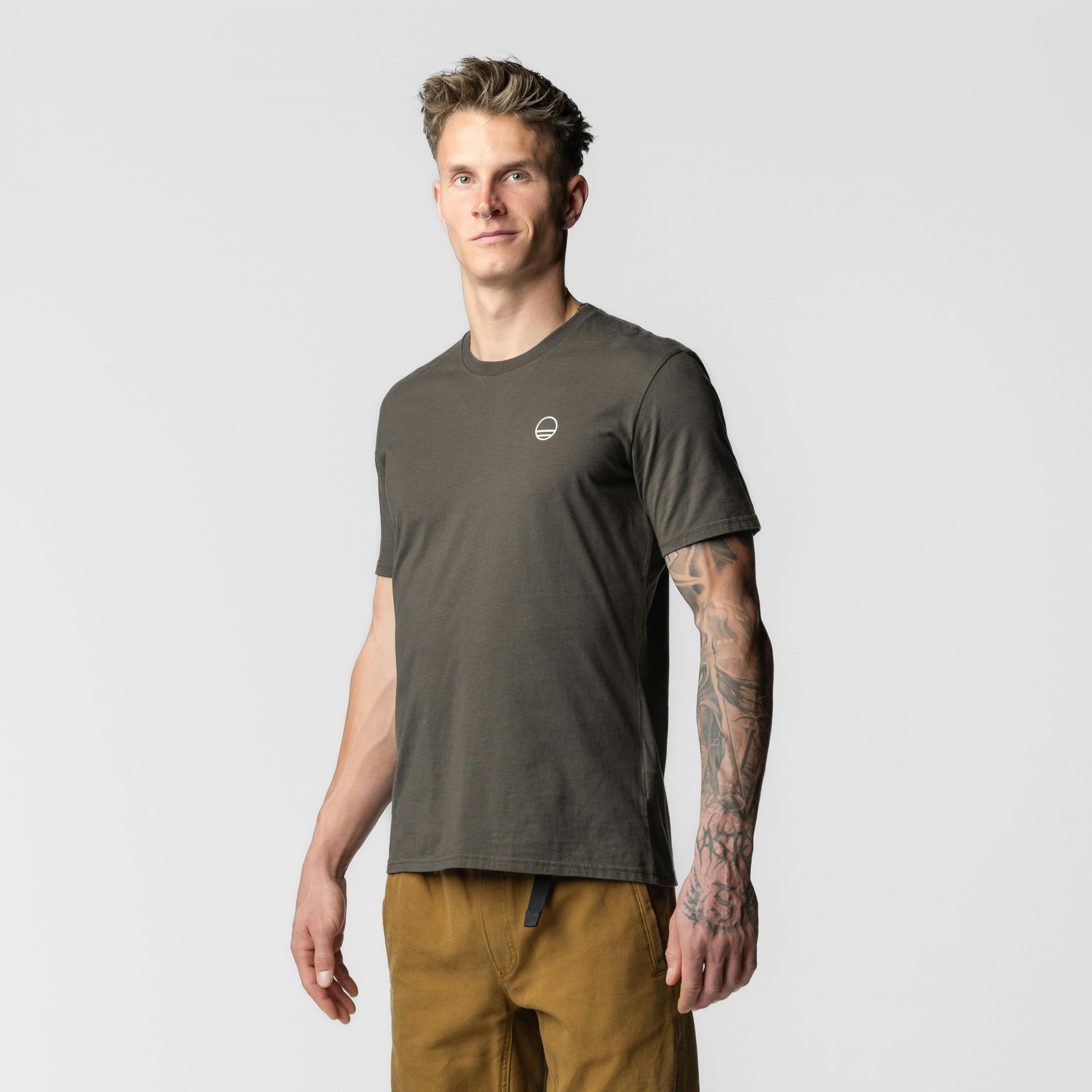Herren Heritage T-Shirt  on_body image