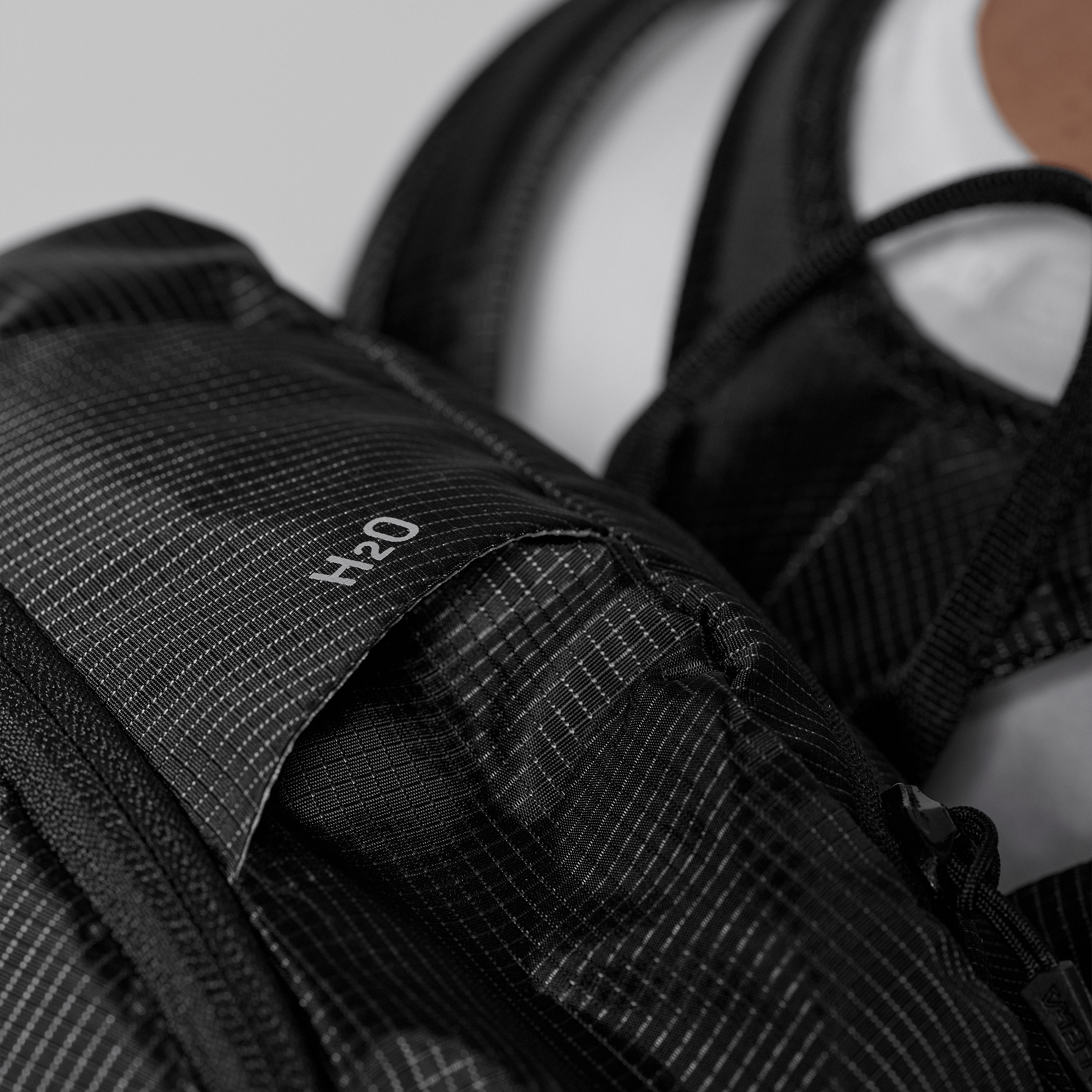 Red Bull X-Alps Ultra Train 18L Rucksack tech_detail image