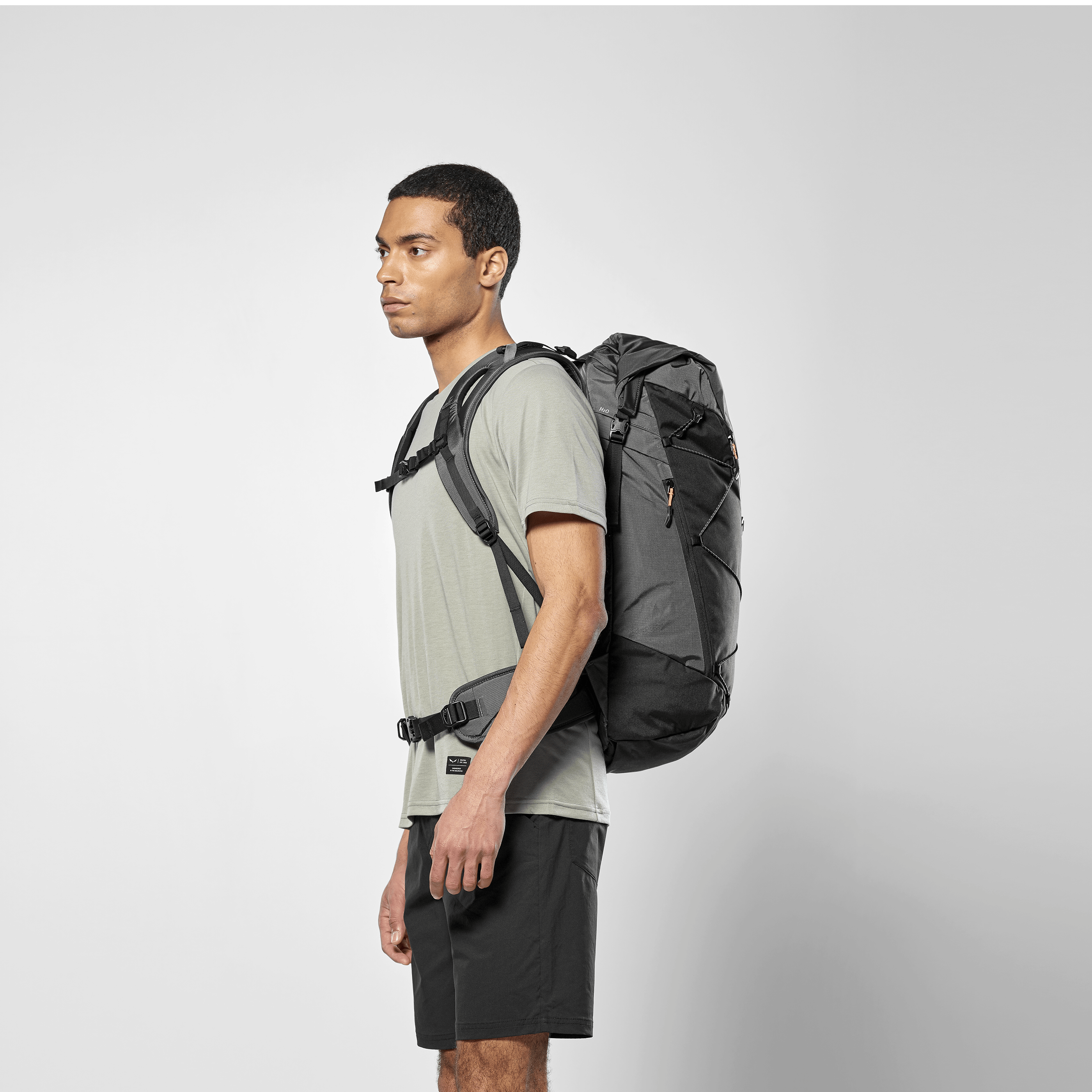 Puez 32+5L Zaino on_body image