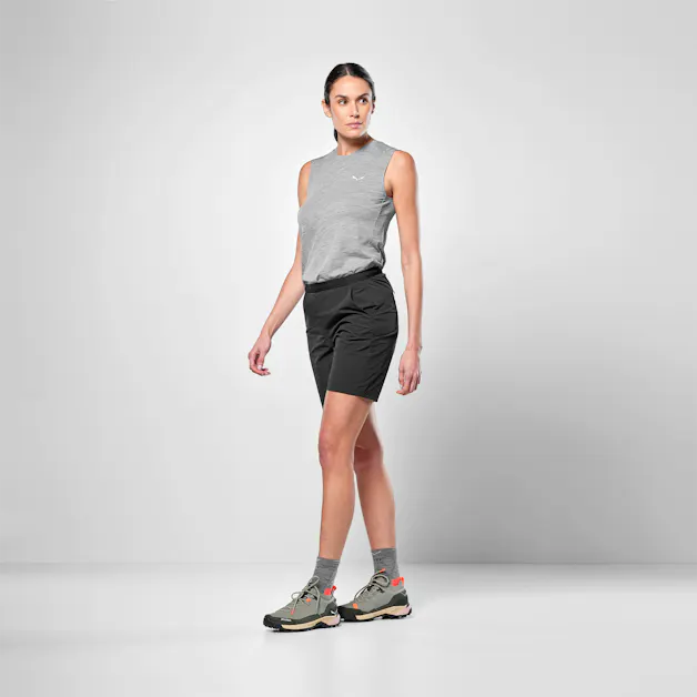 Puez 4 Pantaloncini Donna on_body image