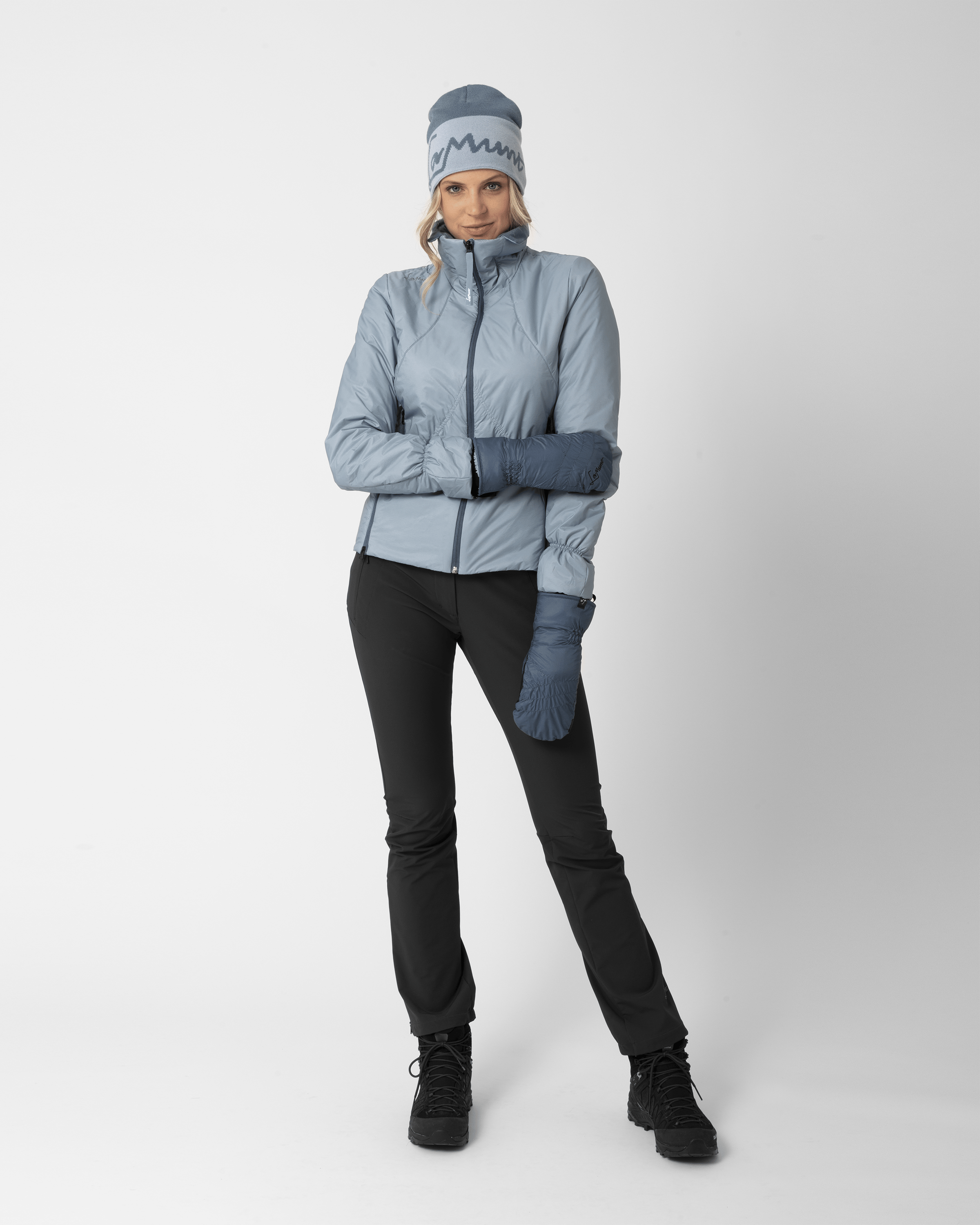 Martha Logo Knit Mütze action_shot image