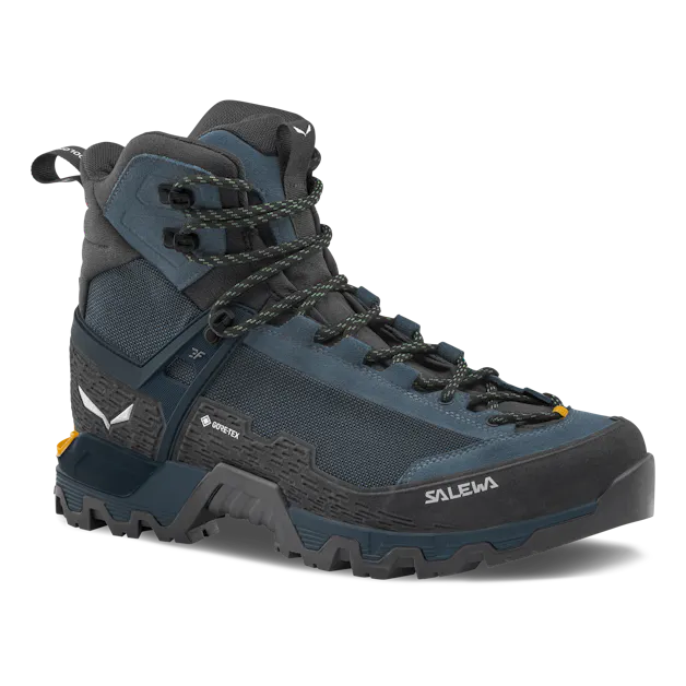 Mountain Trainer 3 Tech Mid GORETEX® Man still image