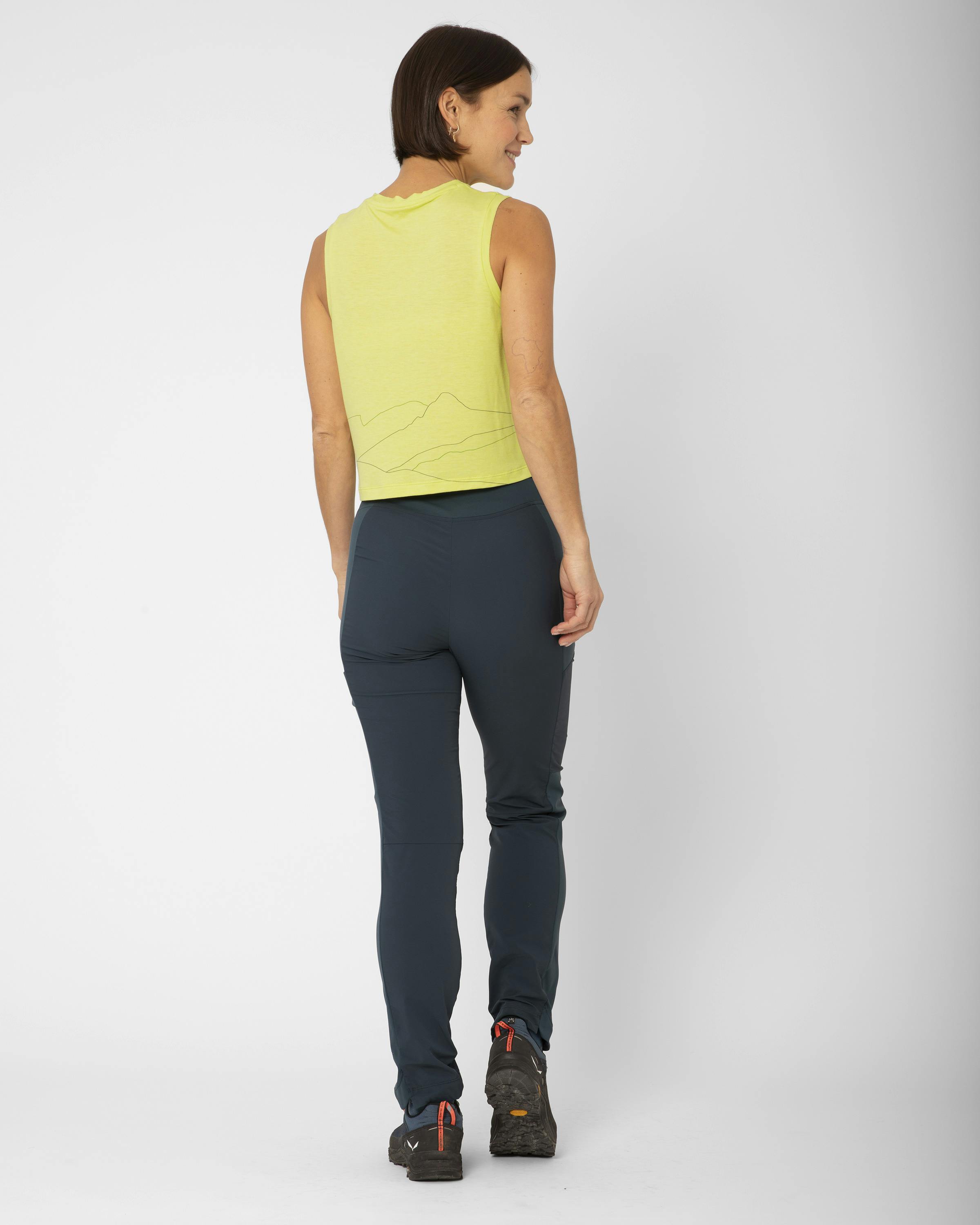 Betty Canotta perspective_view image