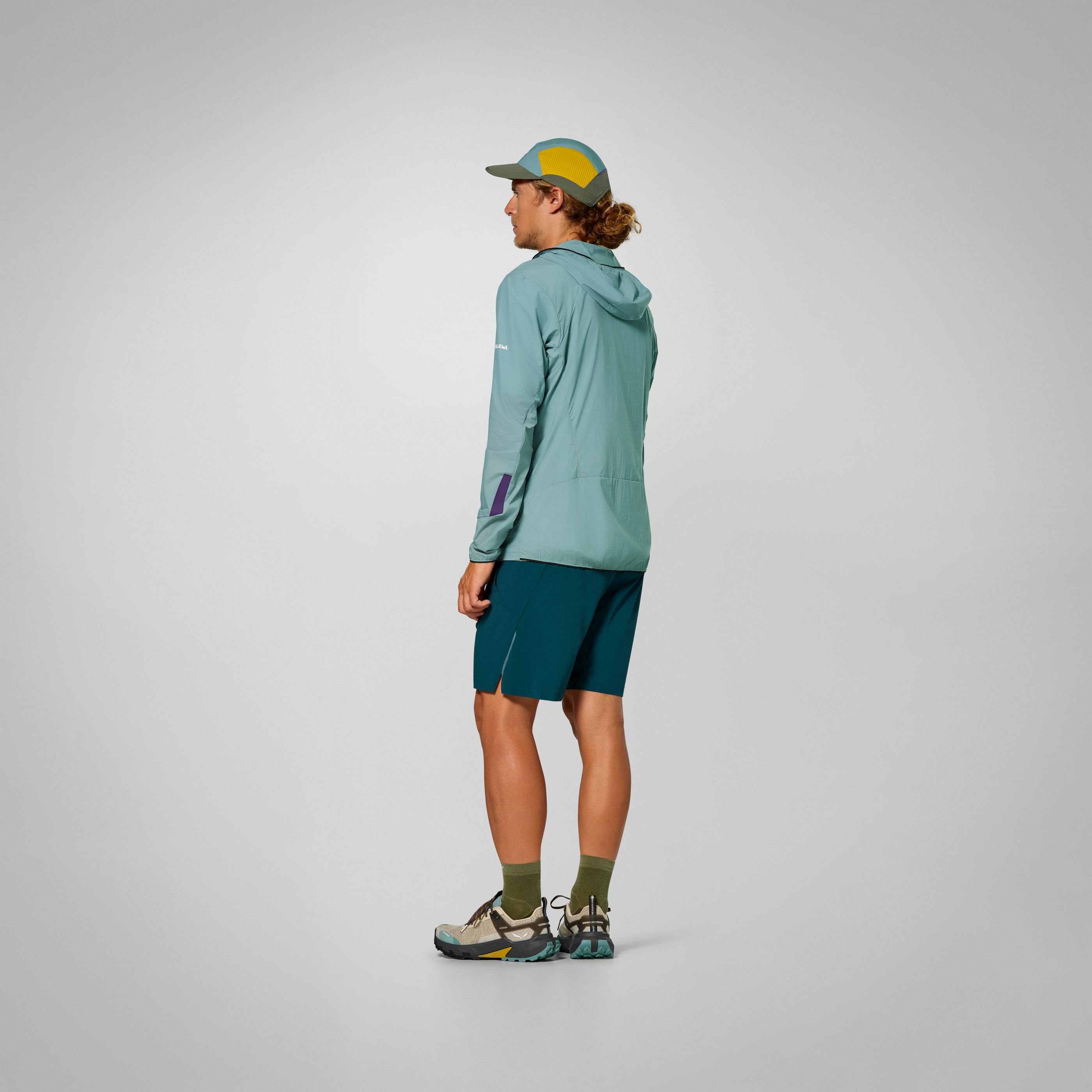 Pedroc Wind Light Giacca con Cappuccio Uomo on_body image