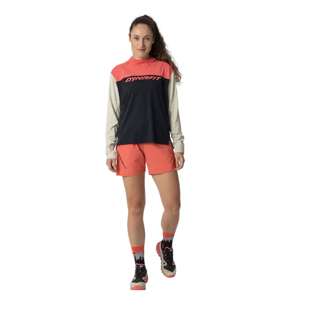 Traverse Sun Hoodie Damen on_body image