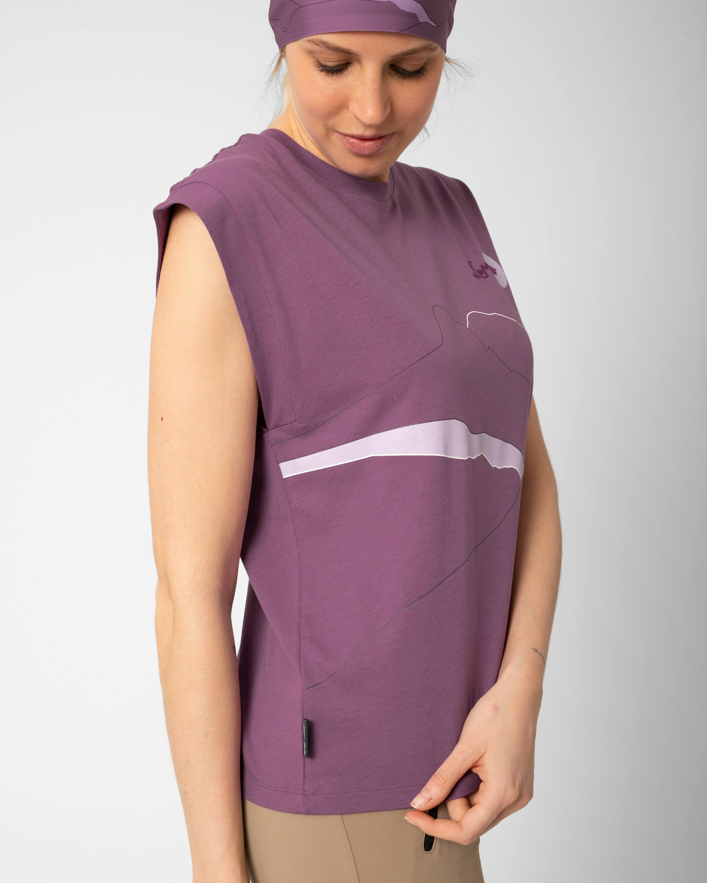 Erika Tank tech_detail image