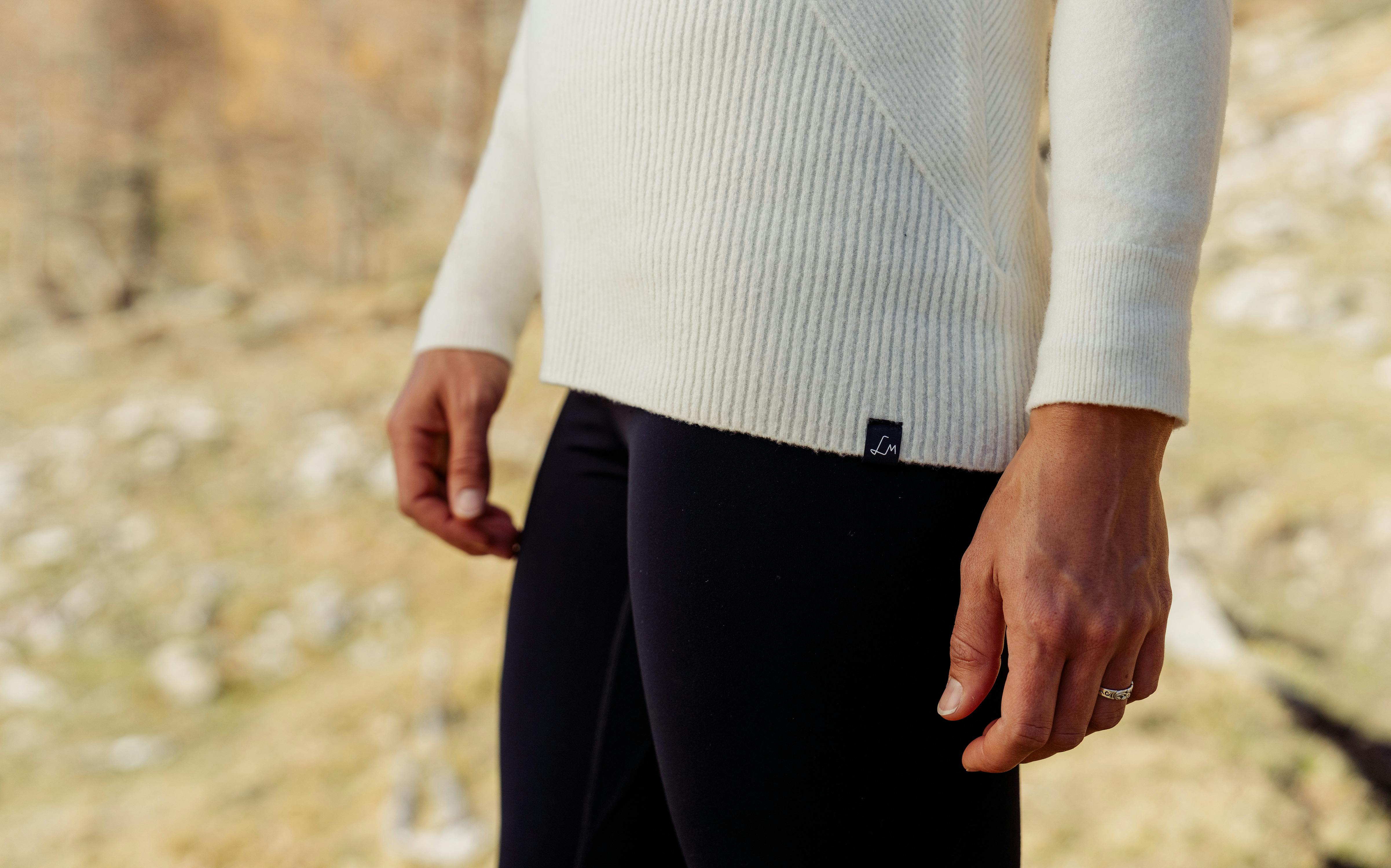 Francesca Pullover horizontal image