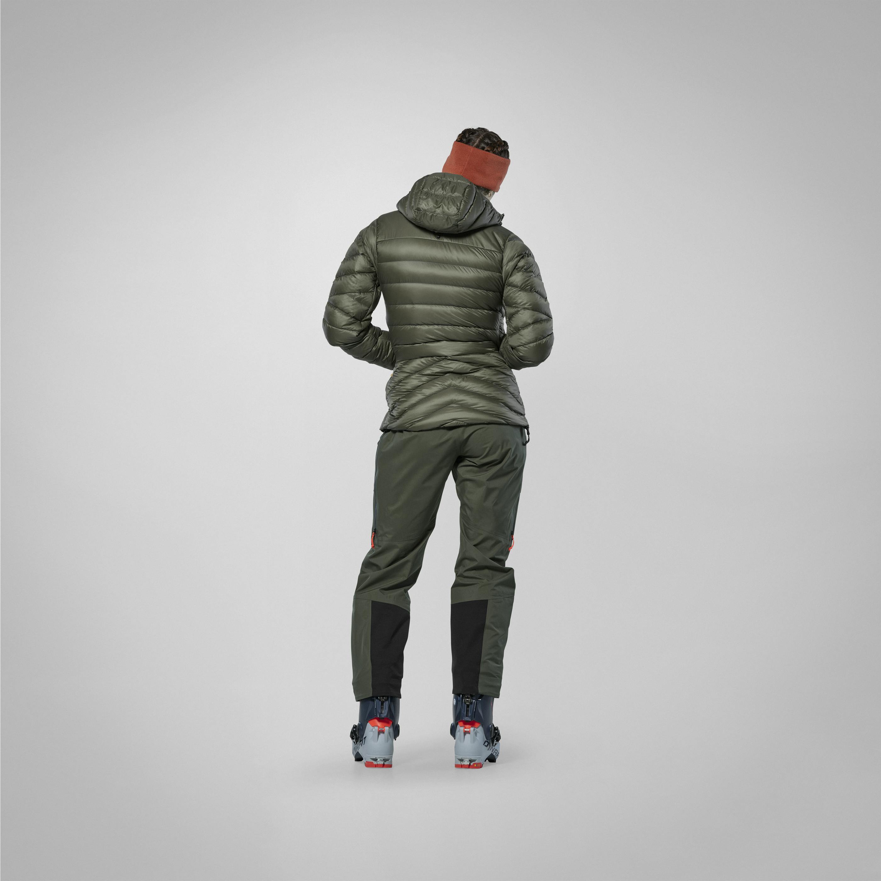 ORTLES MED 3 RDS DOWN JACKET WOMEN on_body image