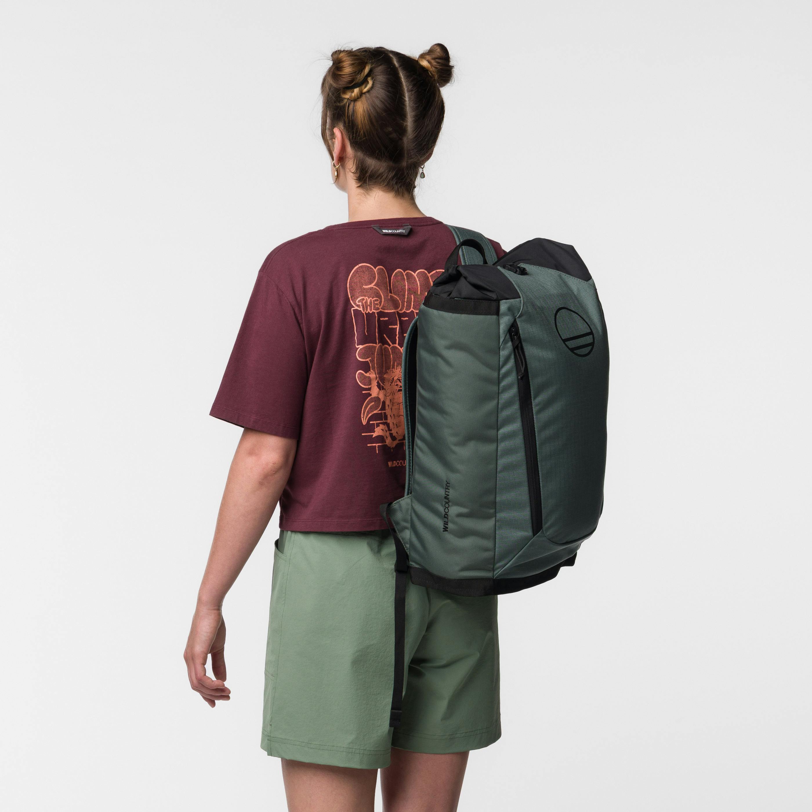 Base Hauler 25 Rucksack on_body image