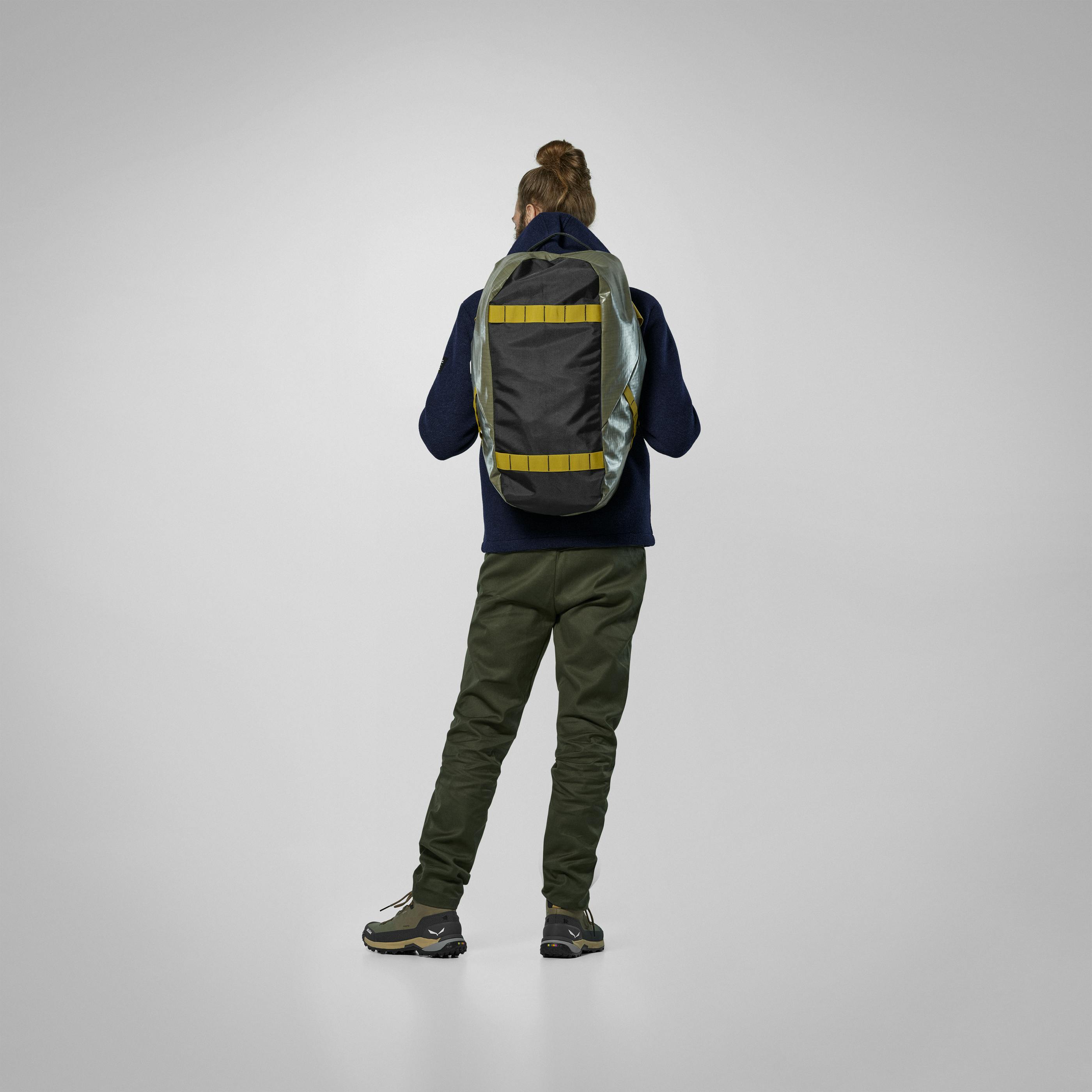 Discovery Duffle Bag S on_body image