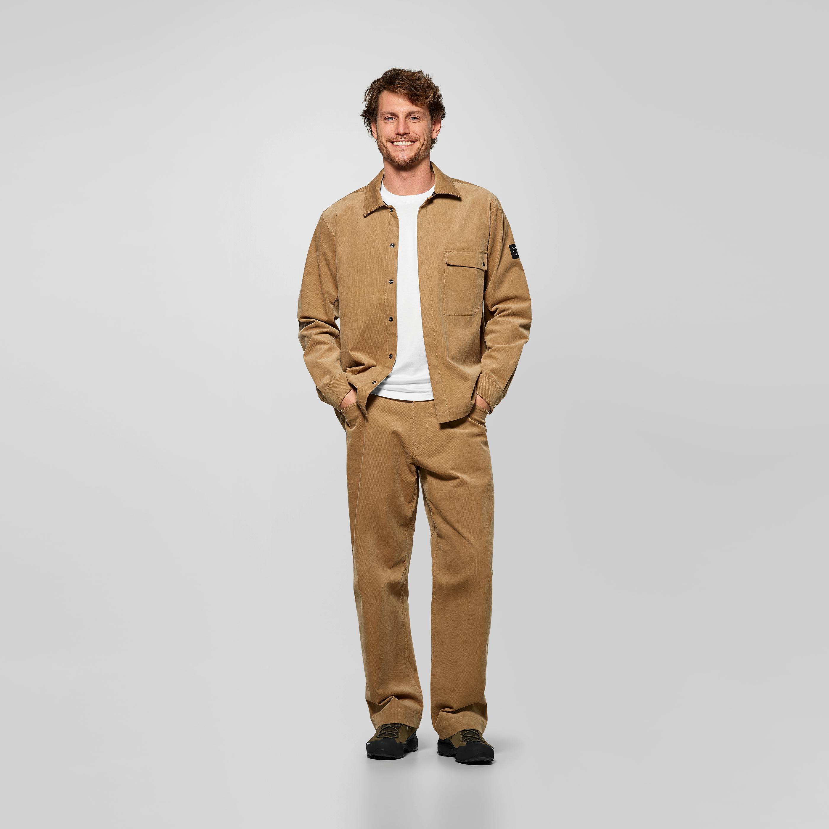 Fanes Cord Surchemise Homme on_body image
