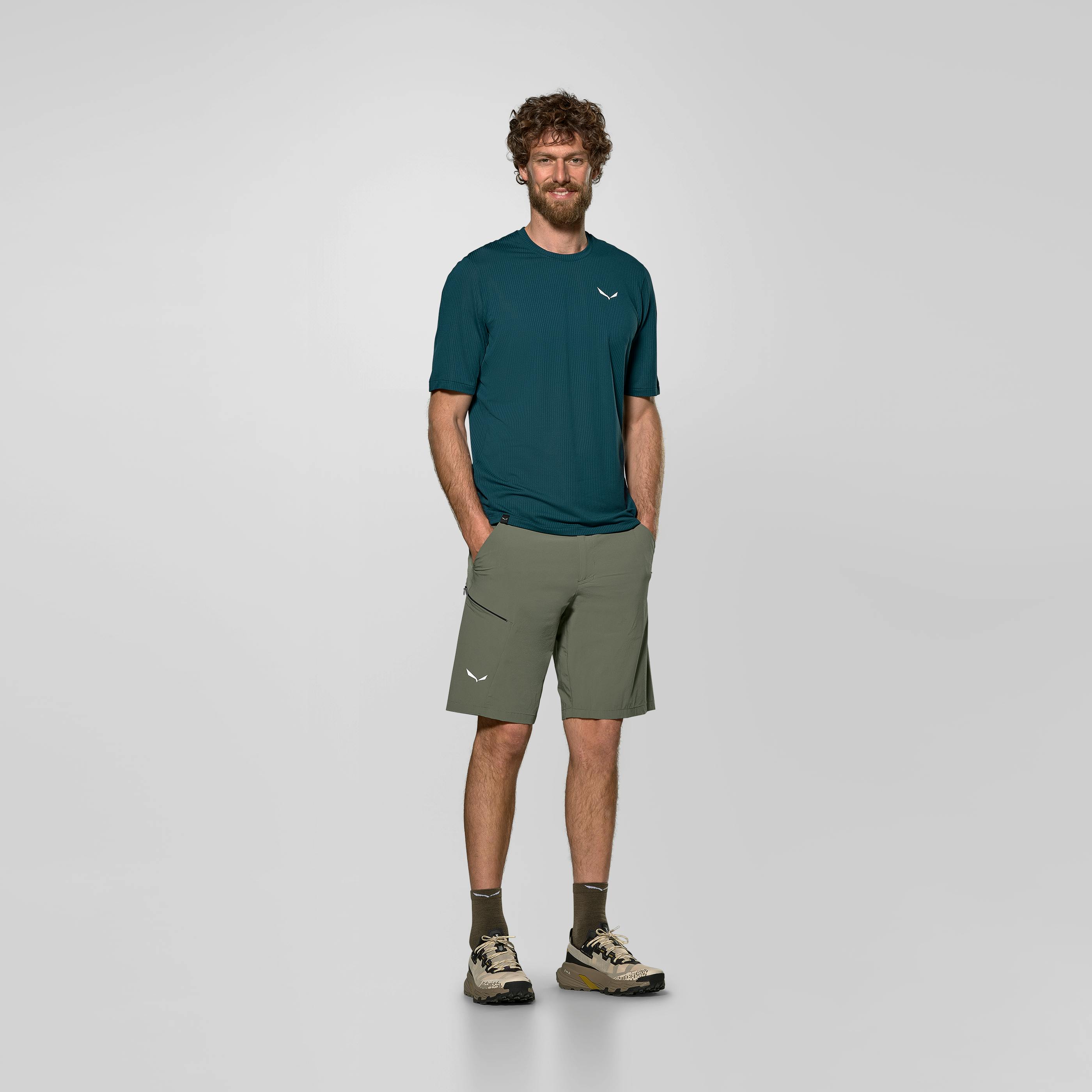 Pedroc 4 Durastretch Cargo Shorts Men on_body image
