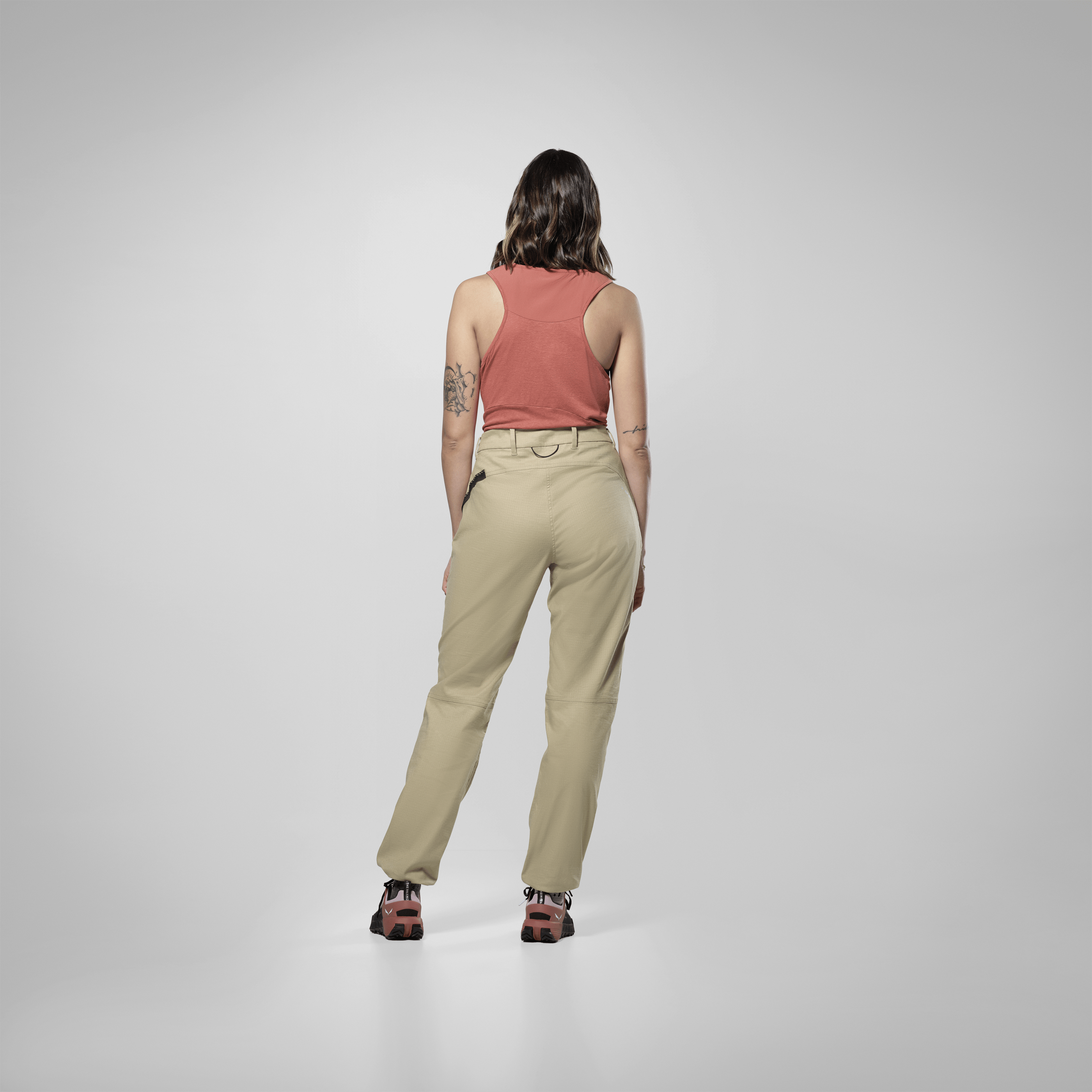 Agner Hemp Pantalón Ripstop Mujer on_body image