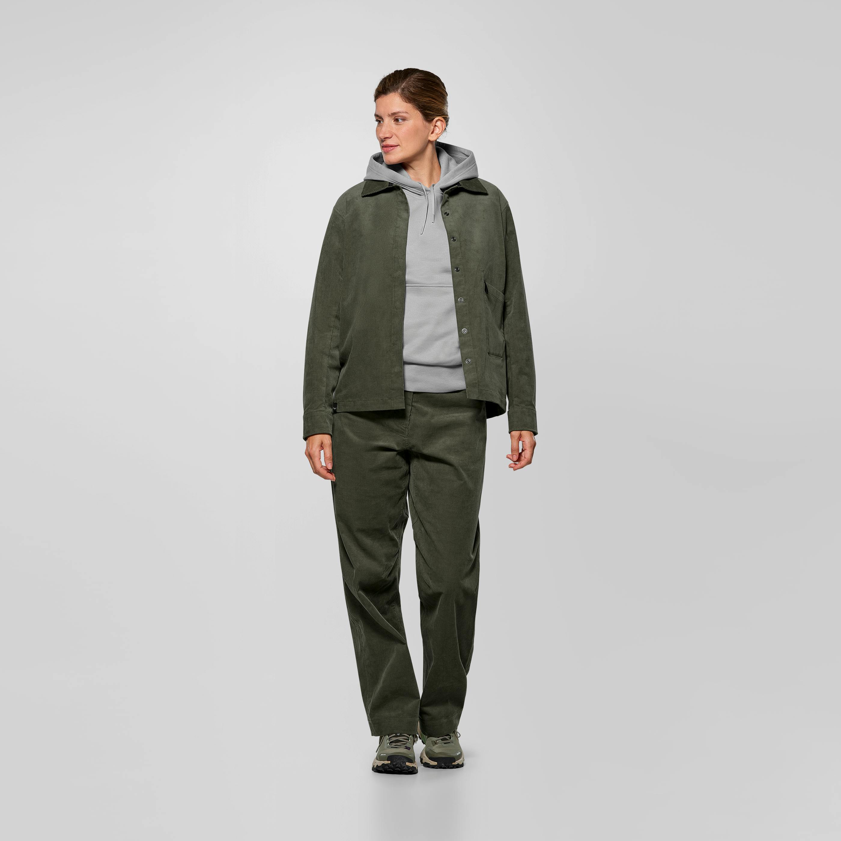 Fanes Cord Overshirt Damen on_body image