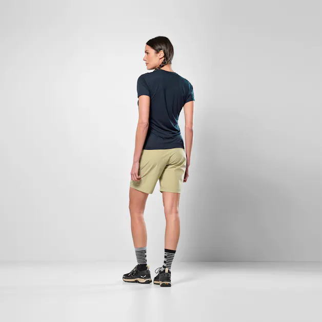 Eagle Poem Dry'Ton T-Shirt Damen on_body image