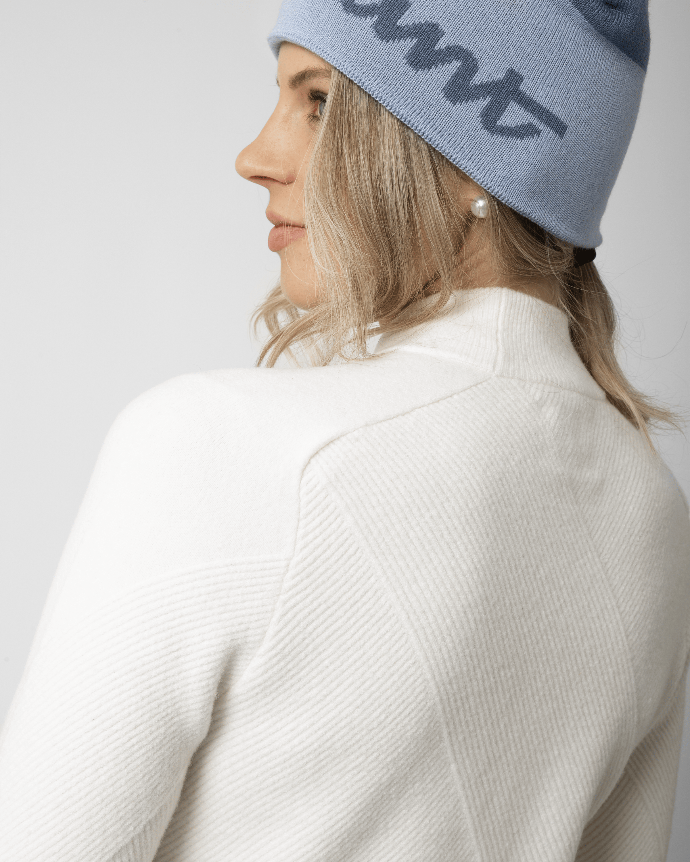 Francesca Pullover tech_detail image