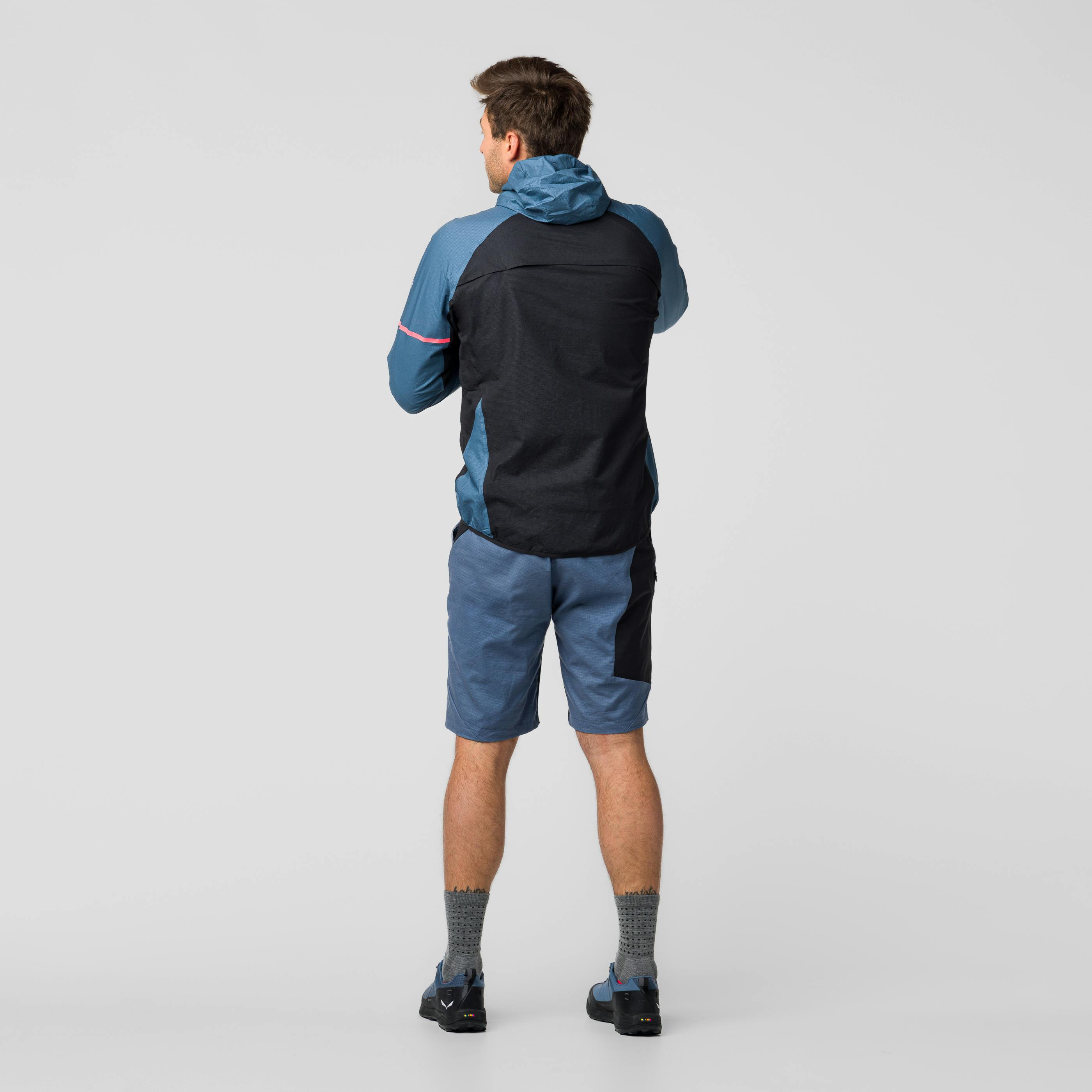 Vento Powertex 2.5 Layers Jacke Herren on_body image