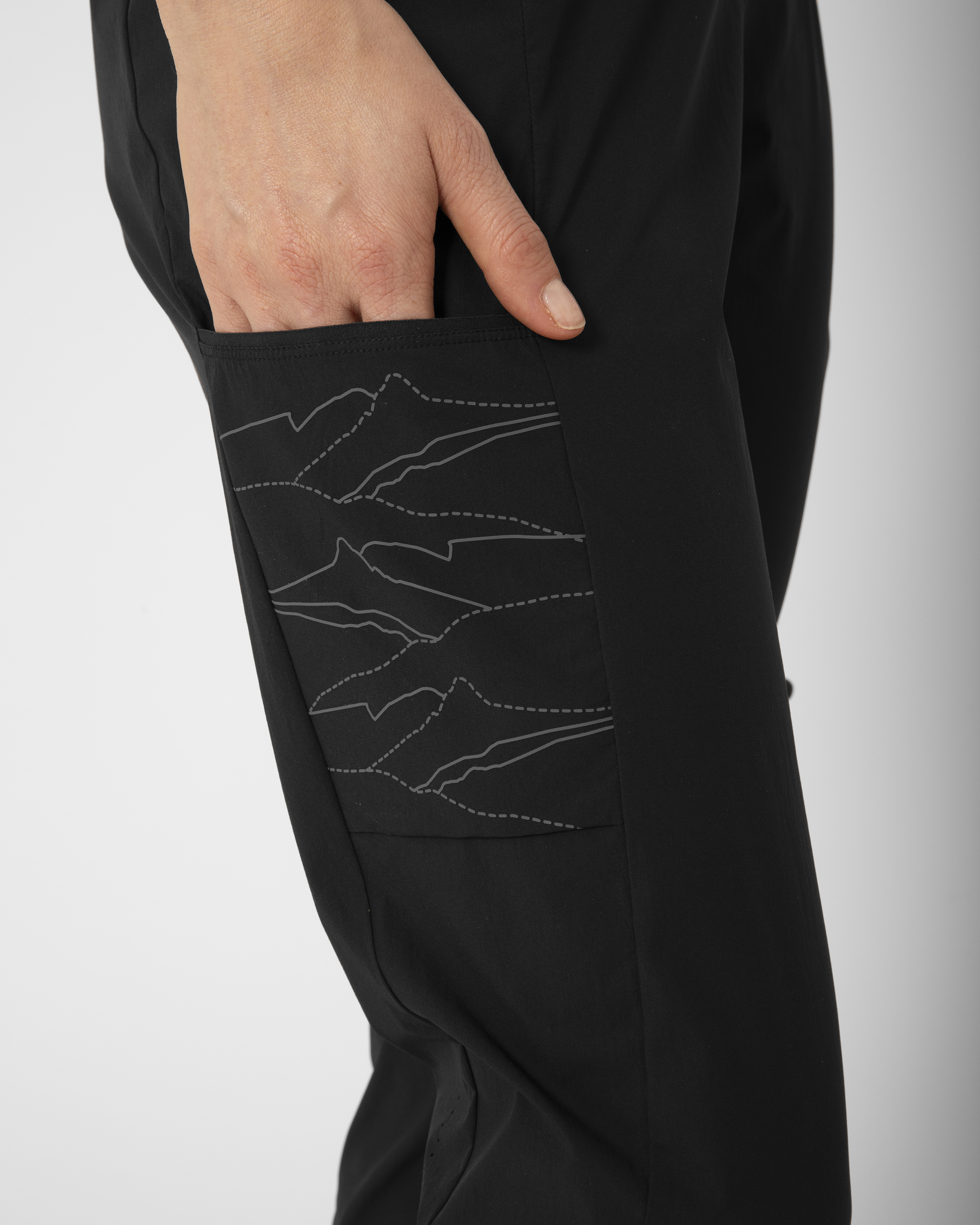 パンツ FEDERICA TOSI Women Straight Pants FTE24PA1190VI0142 Black Federica Tosi Pants for Women - Shop on FARFETCH