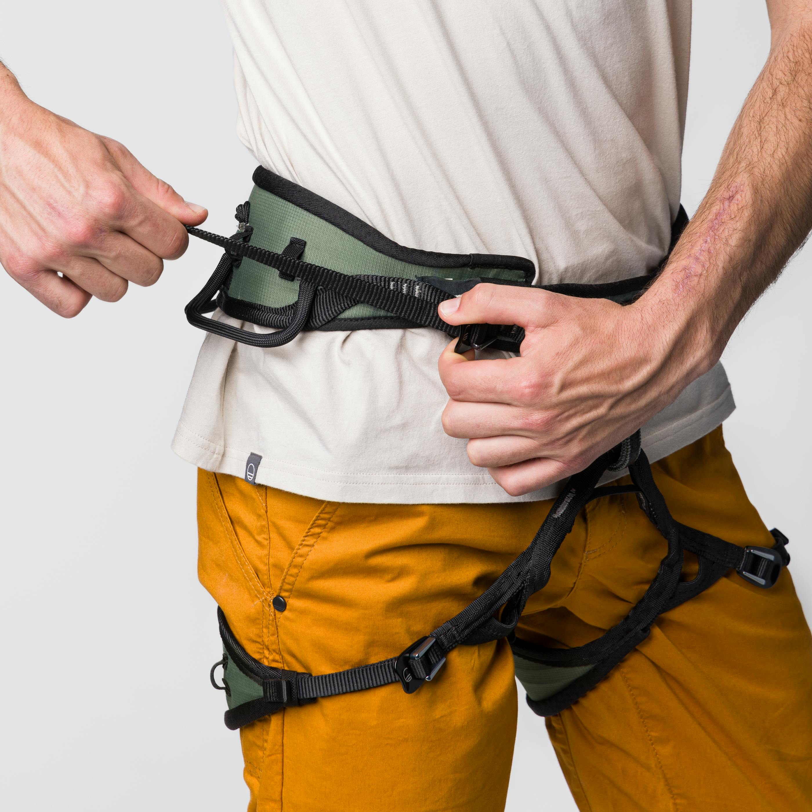 Session 2.0 Men's Harness on_body image