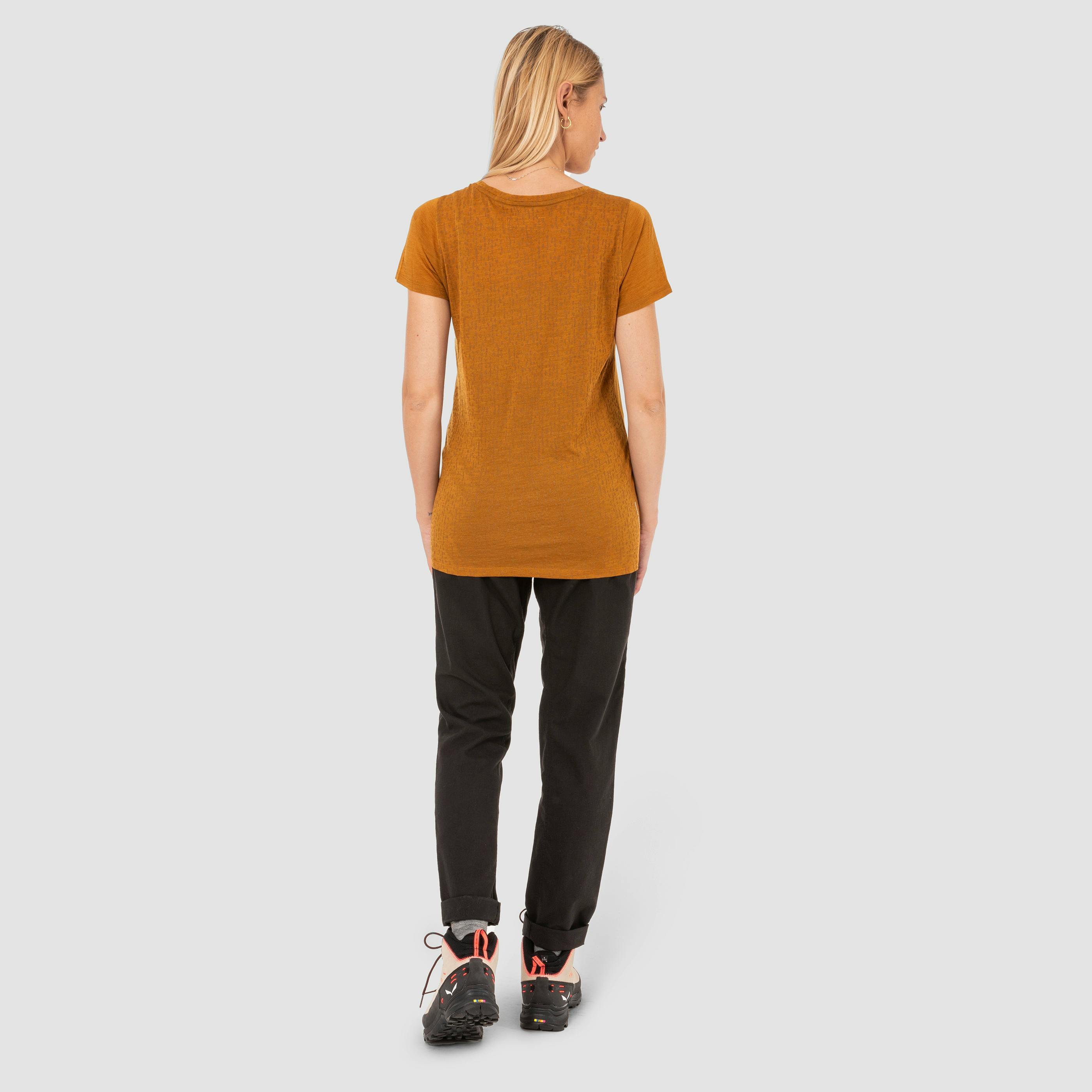 Pure Sal. Merino T-Shirt Damen  on_body image