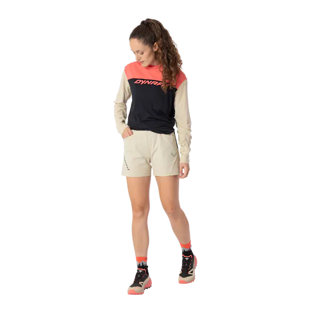 Traverse Sun Hoodie Damen on_body image