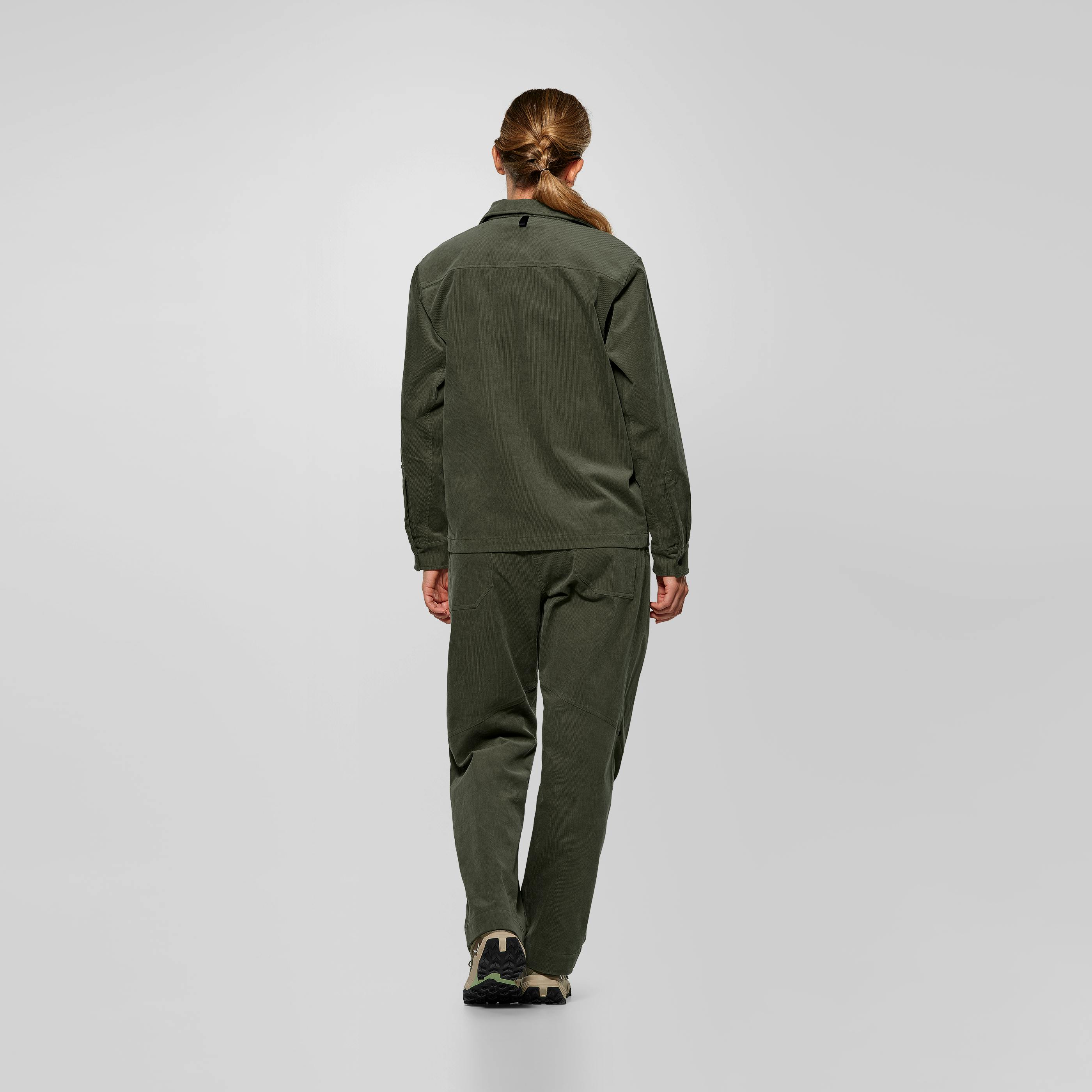 Fanes Cord Overshirt Damen on_body image