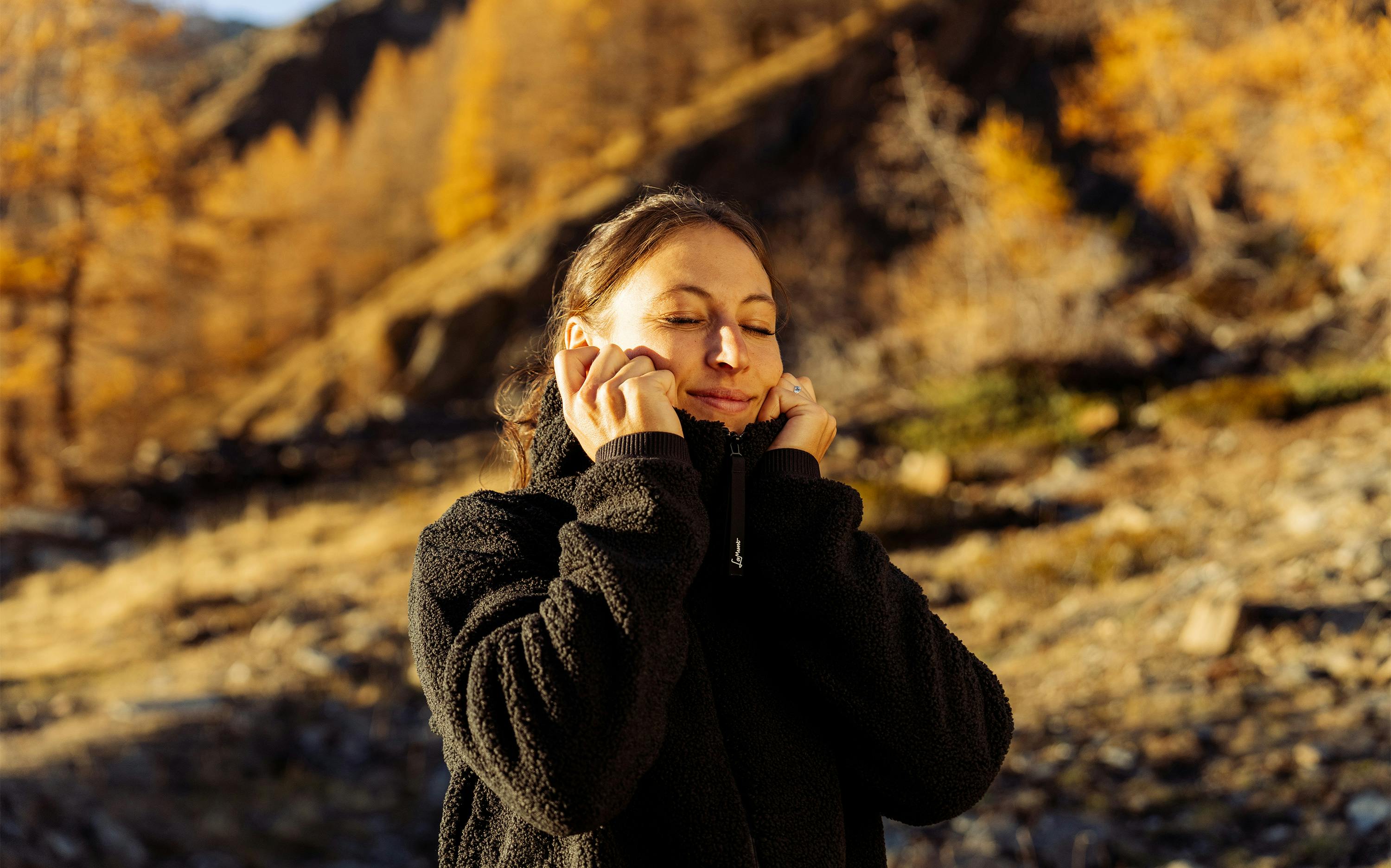 SOPHIA COZY THERMAL HOODIE horizontal image
