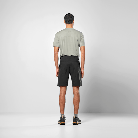 Fanes Light Pantaloncini Uomo on_body image